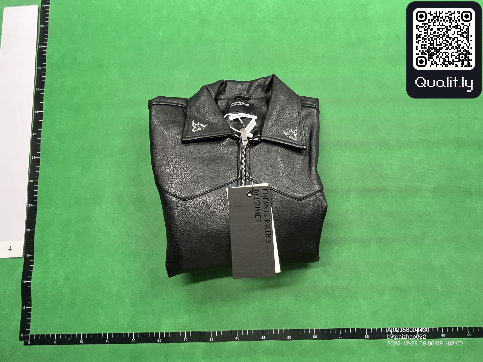 夹克 QC 照片 1 / 4