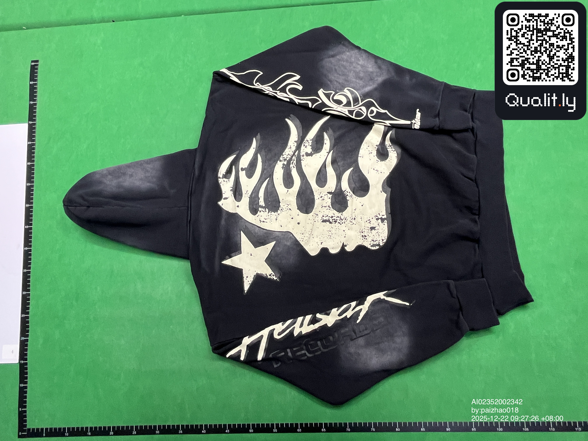 Sweatshirt — QC-Foto 2 von 4
