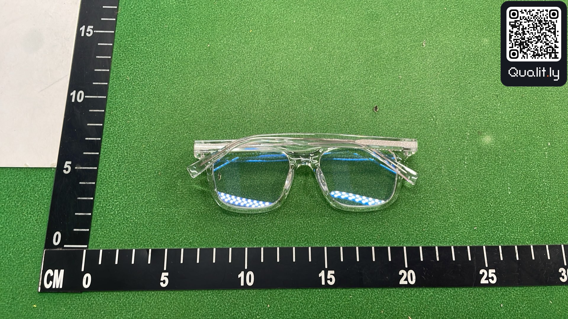 Sonnenbrille — QC-Foto 2 von 24