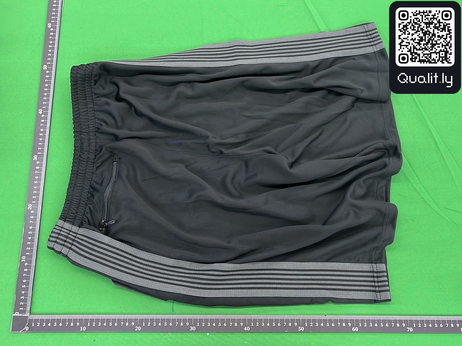 短裤 QC 照片 3 / 14