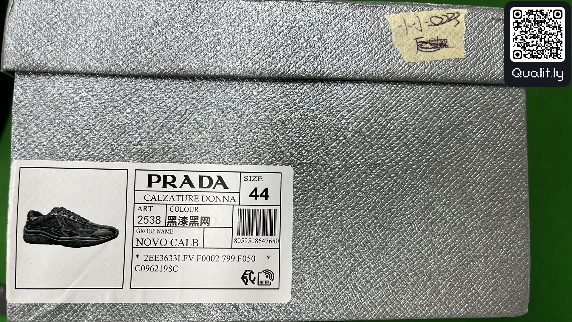 Sneakers QC photo 2 of 18