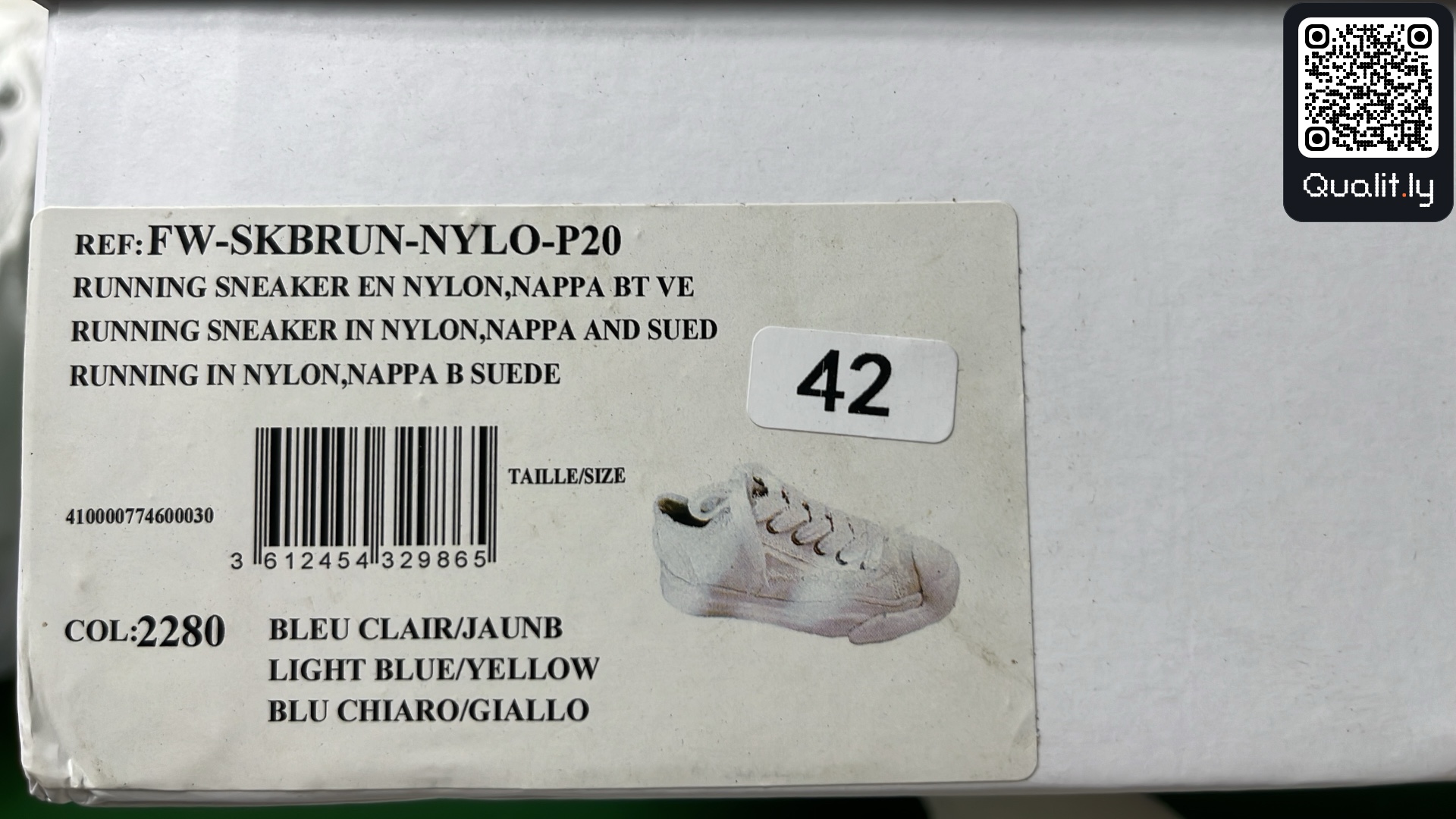 Sneakers QC photo 2 of 6