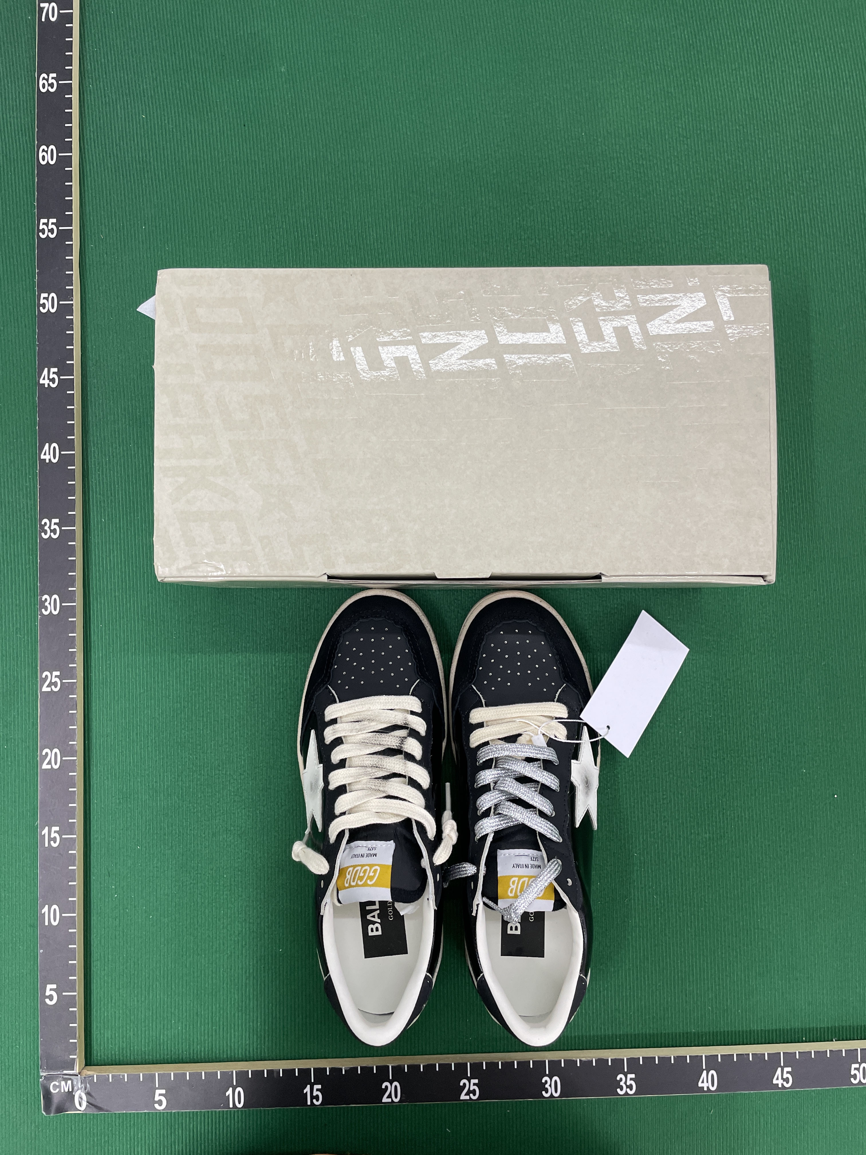 Sneakers QC photo 2 of 9