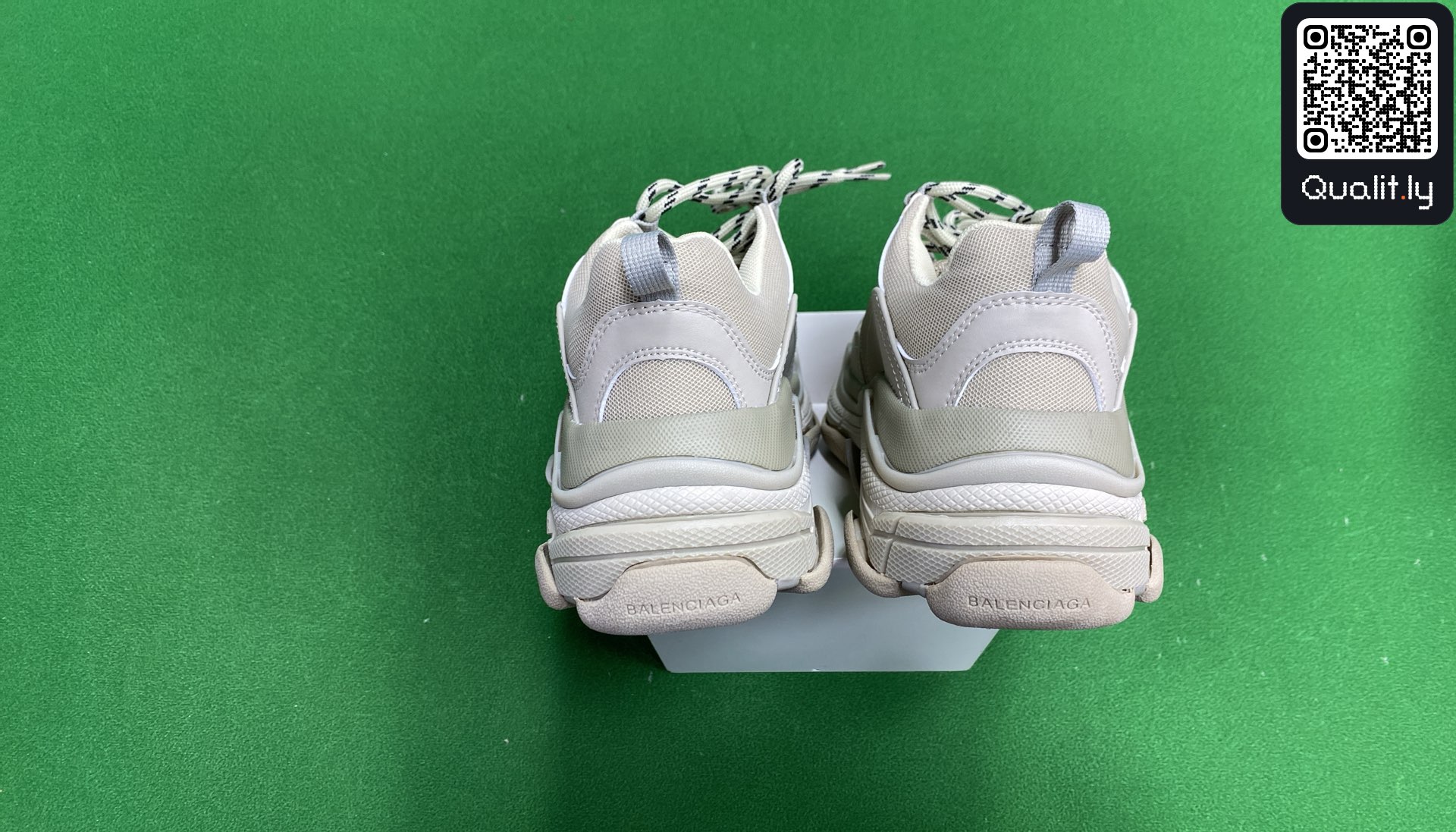 Sneakers QC photo 3 of 30
