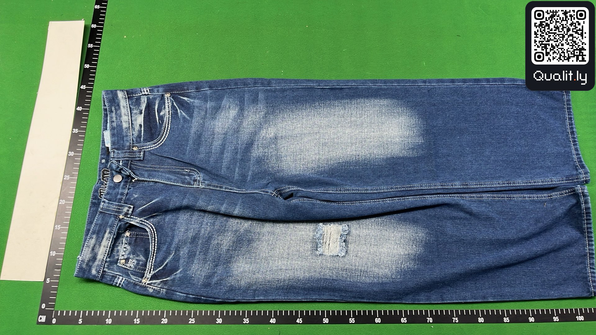 Jeans — QC-foto 2 av 4