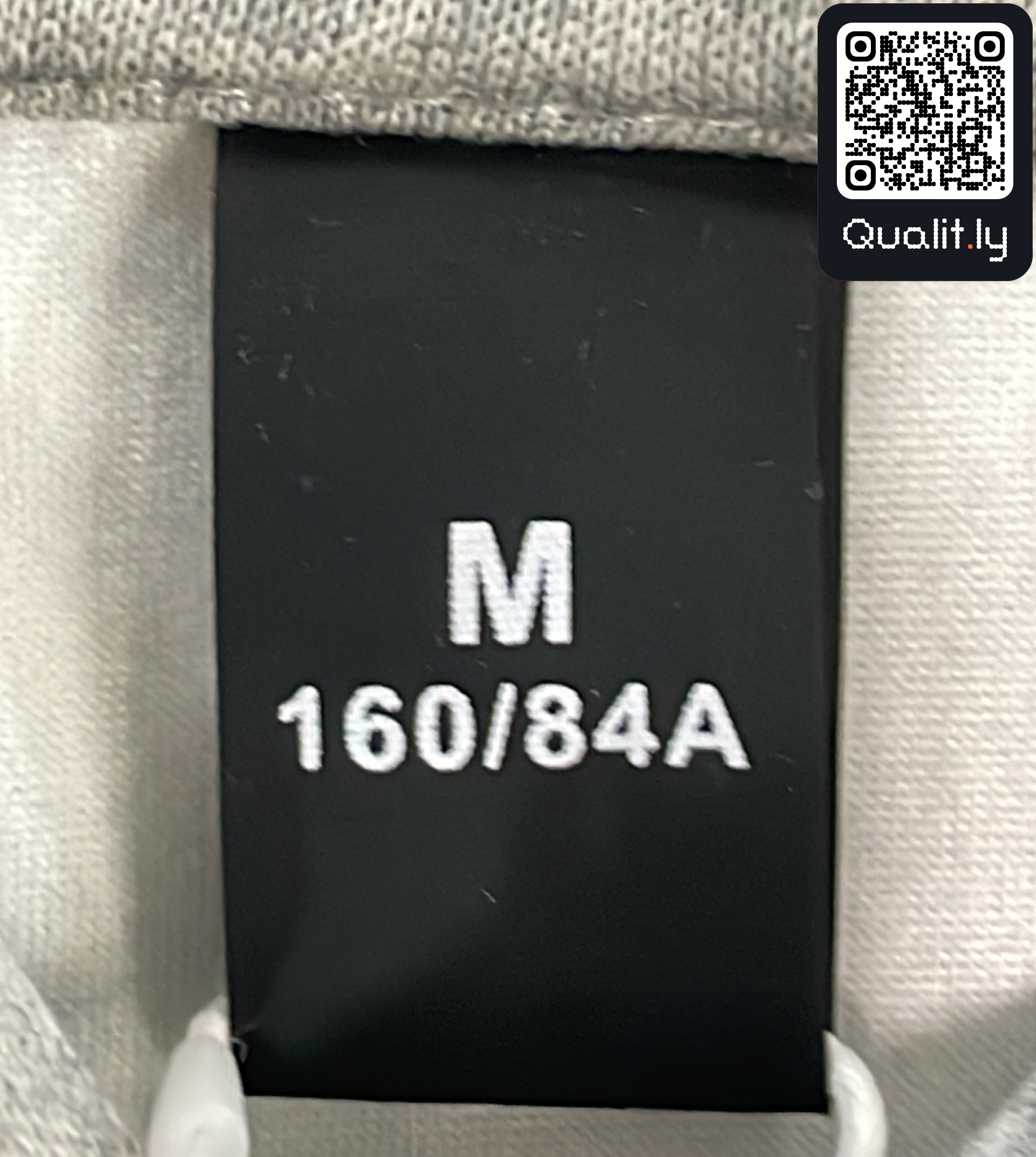 Camisola com capuz — foto QC 1 de 4