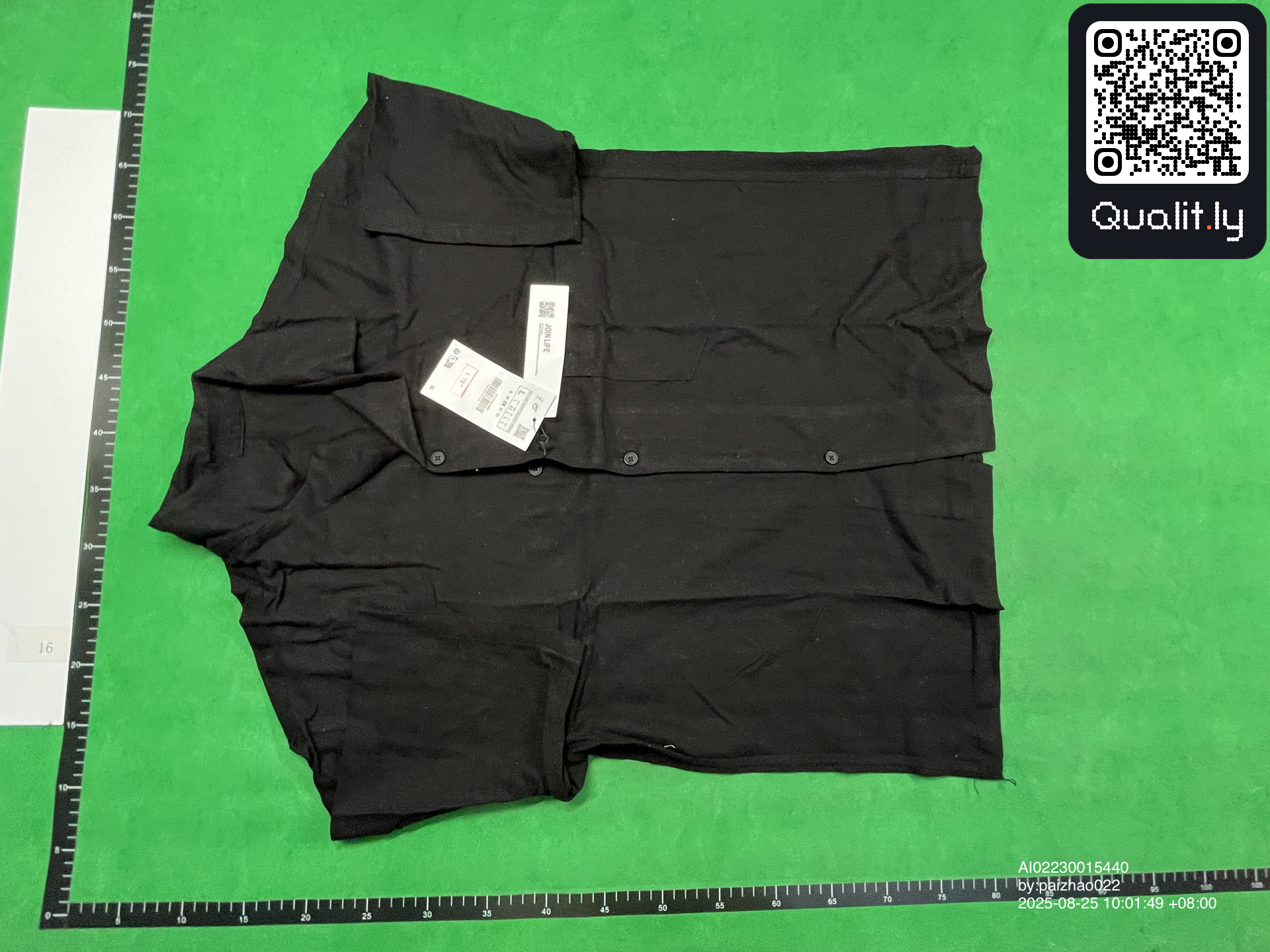 Shorts QC photo 2 of 34