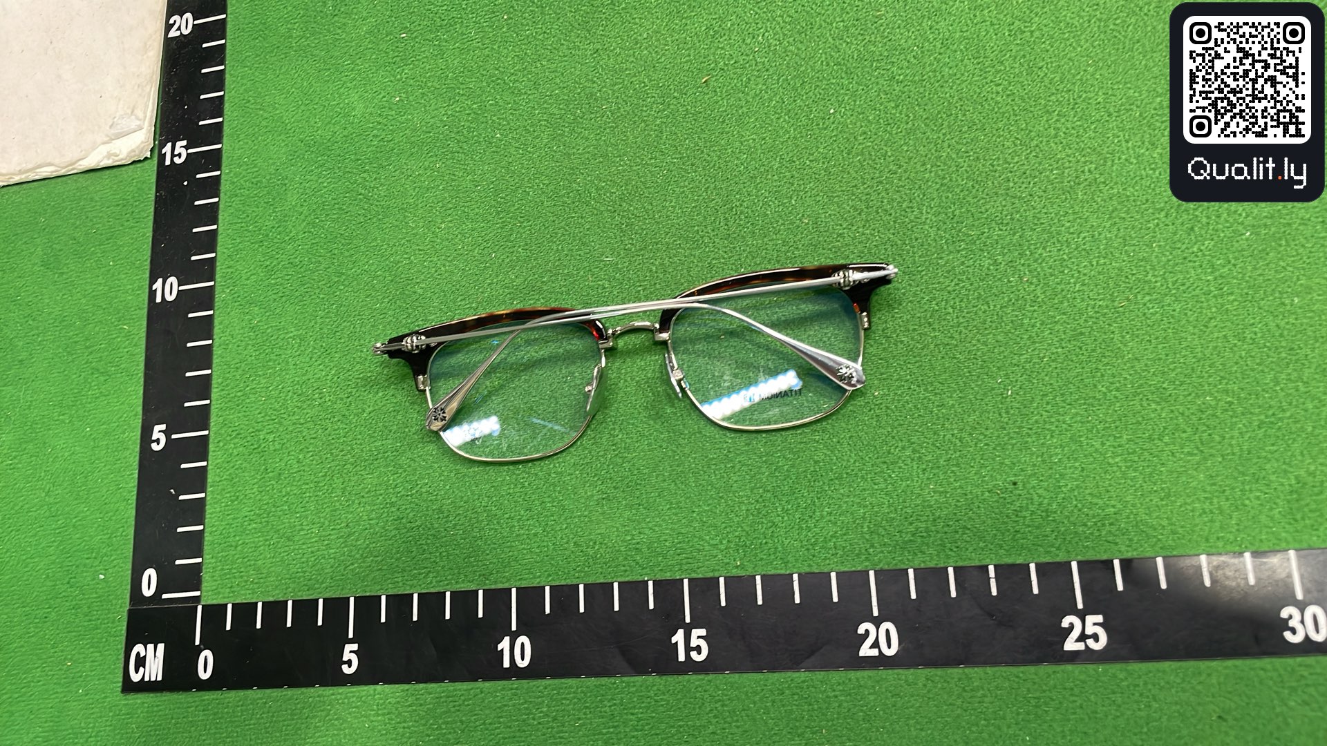 Sonnenbrille — QC-Foto 2 von 3