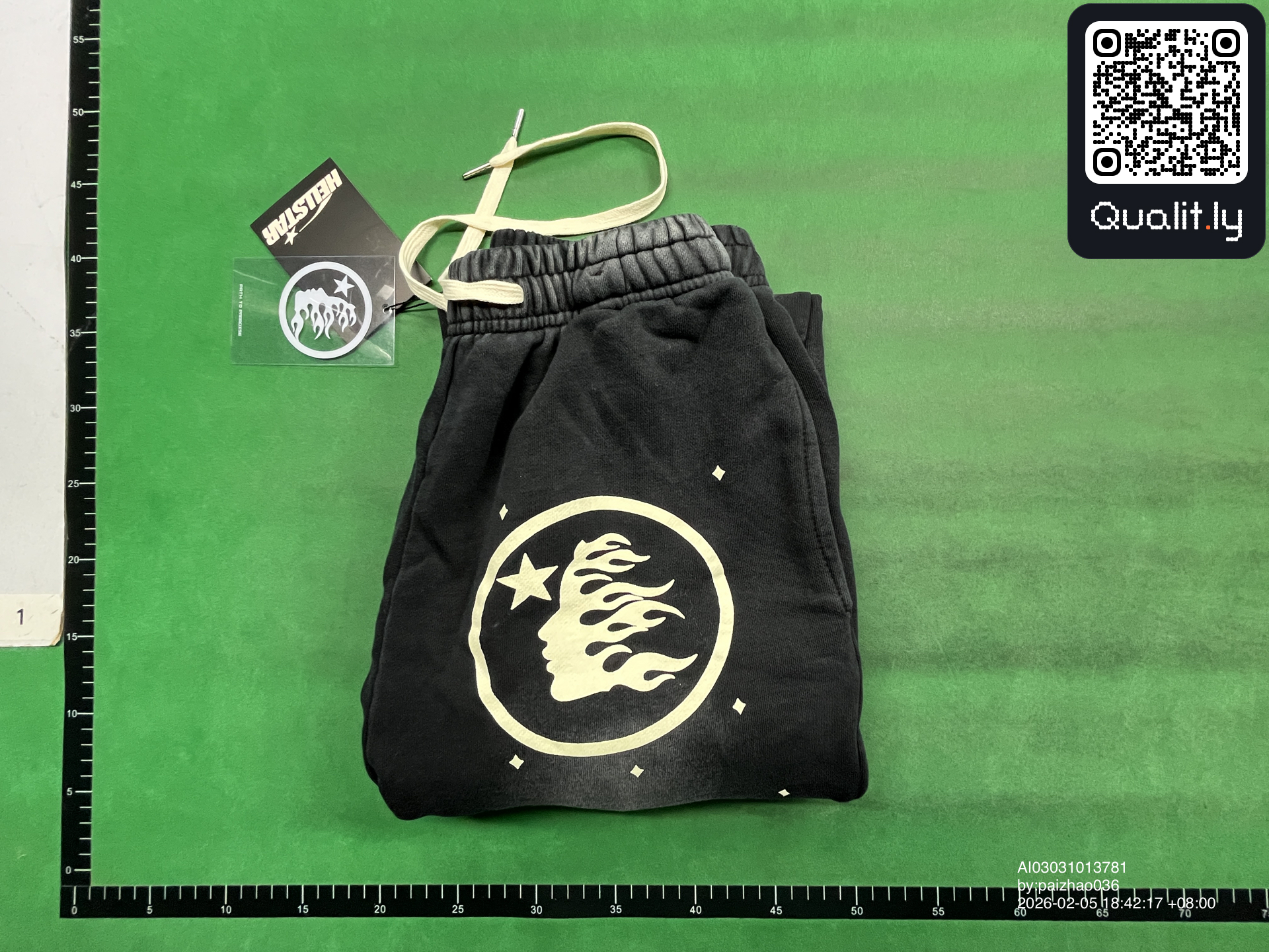 Pants QC photo 1 of 32