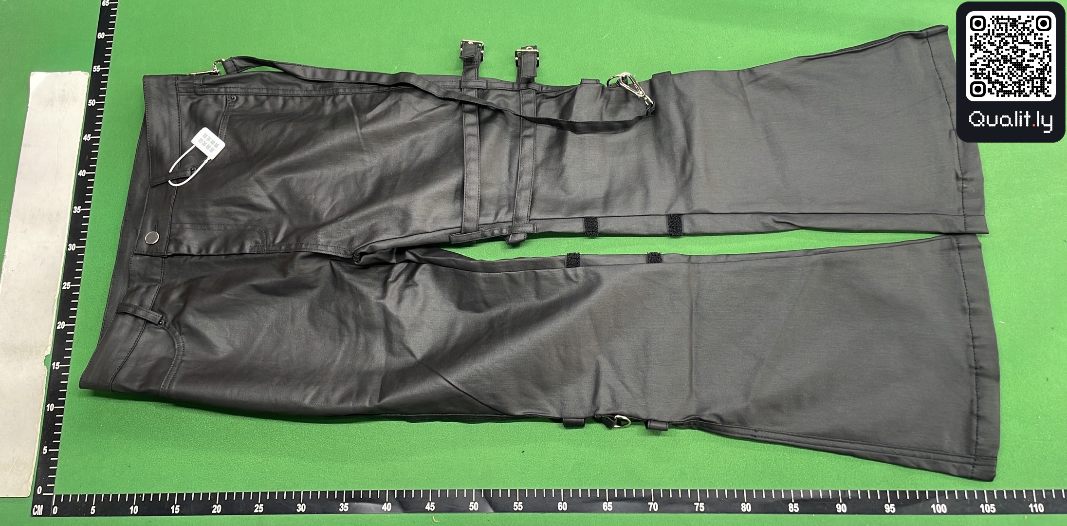 Jeans — QC-foto 2 av 4
