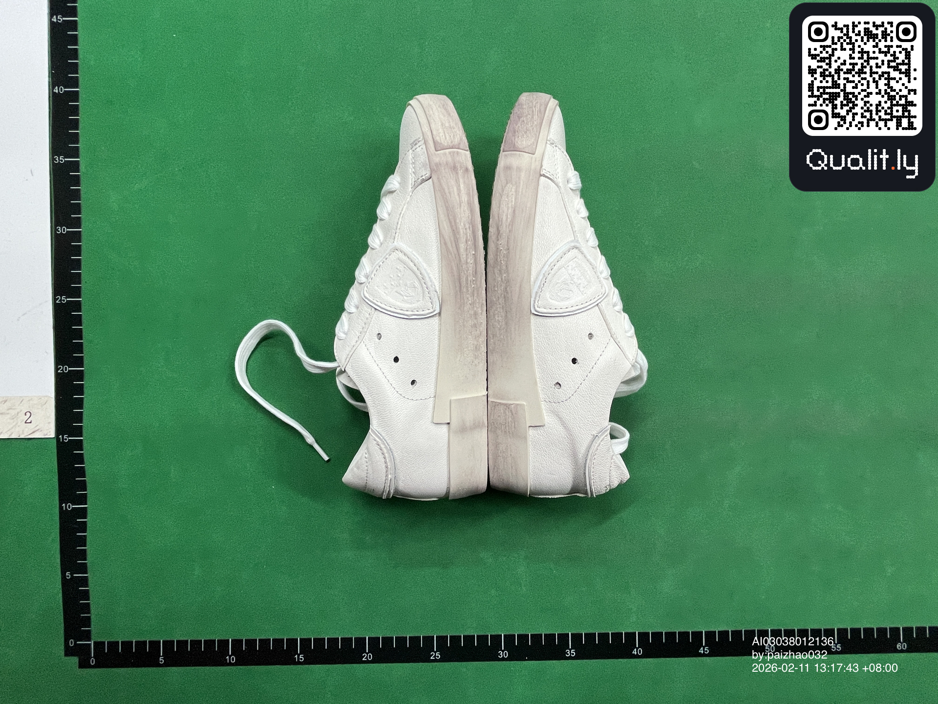 Sneakers QC photo 2 of 12