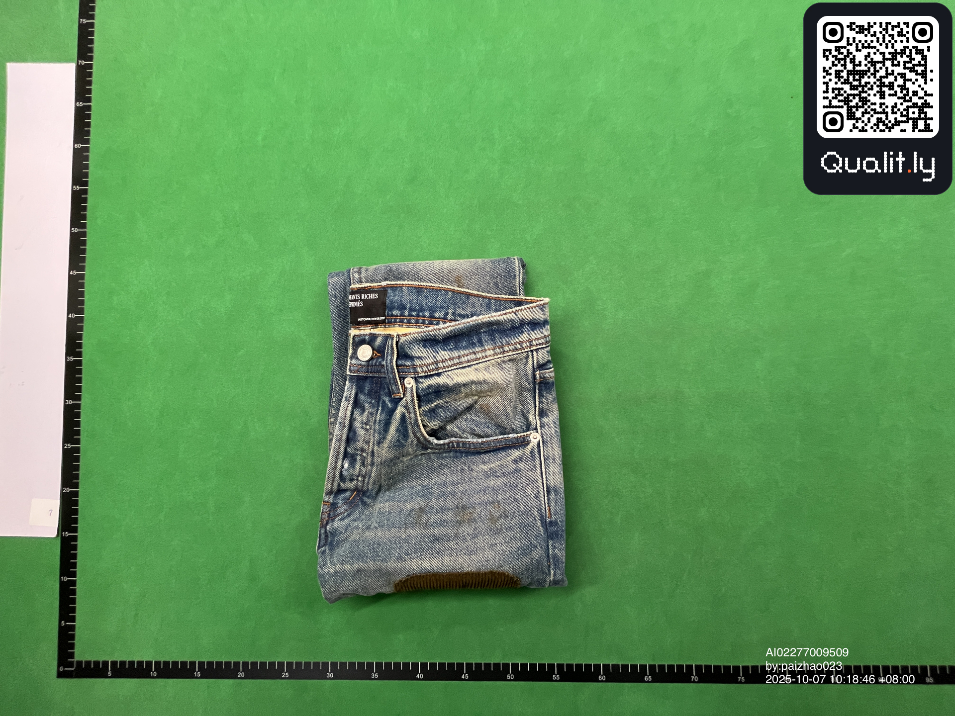 牛仔裤 QC 照片 1 / 28