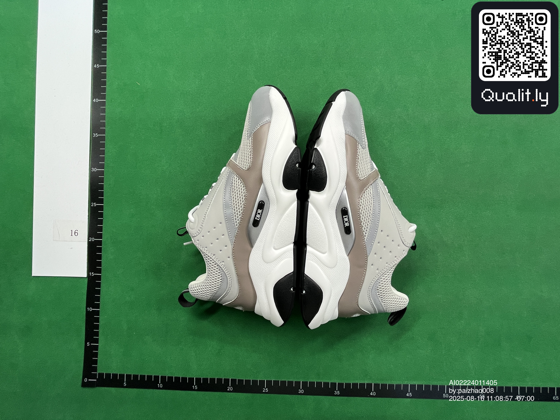 Sneakers — QC-foto 2 van 112