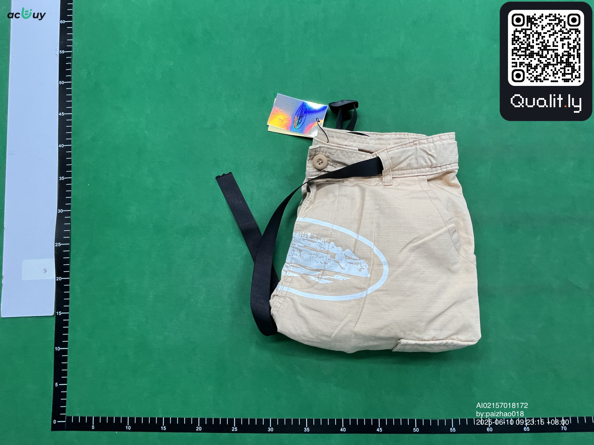 Shorts QC photo 1 of 36
