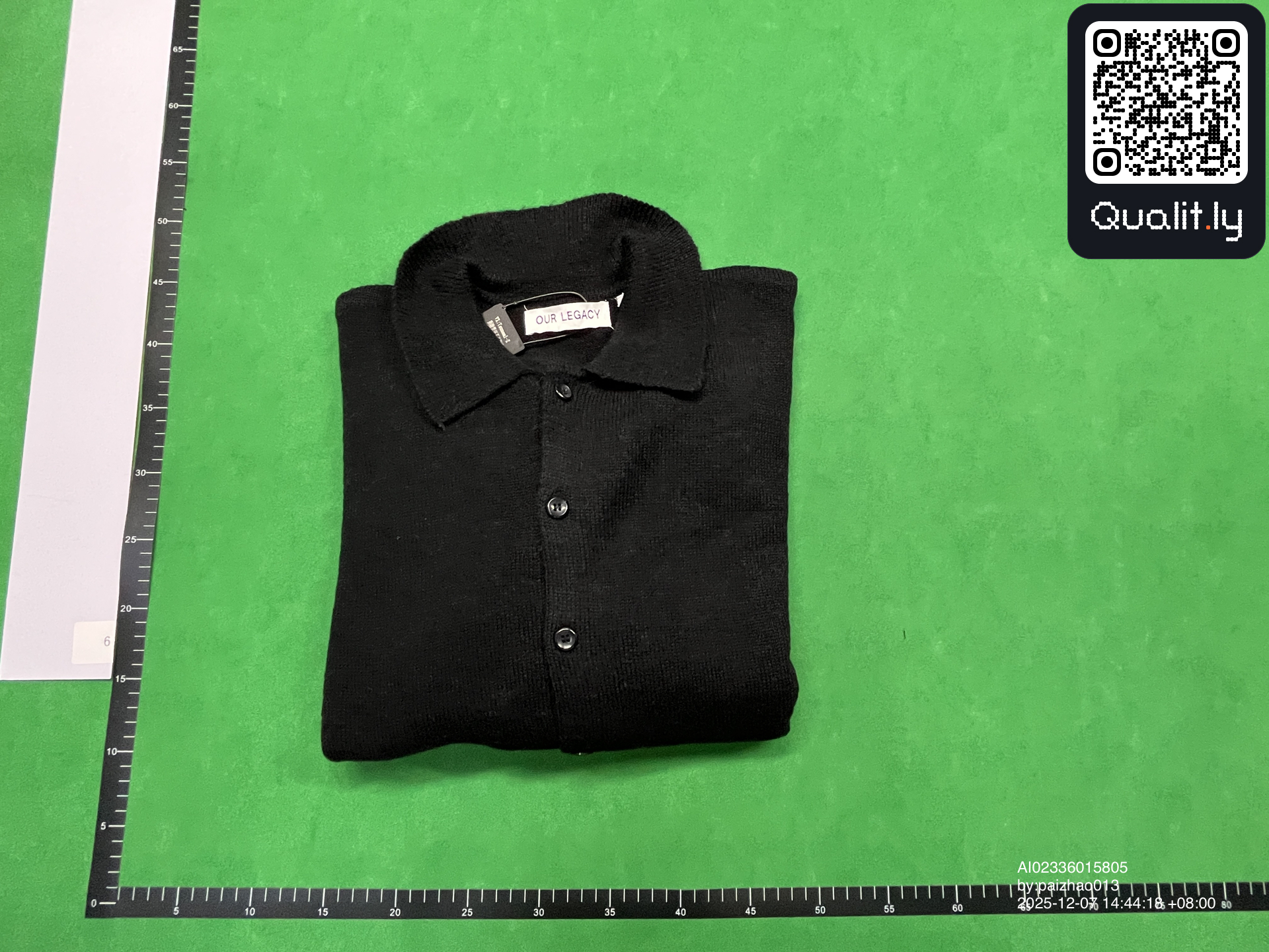 Pull — photo QC 1 sur 4