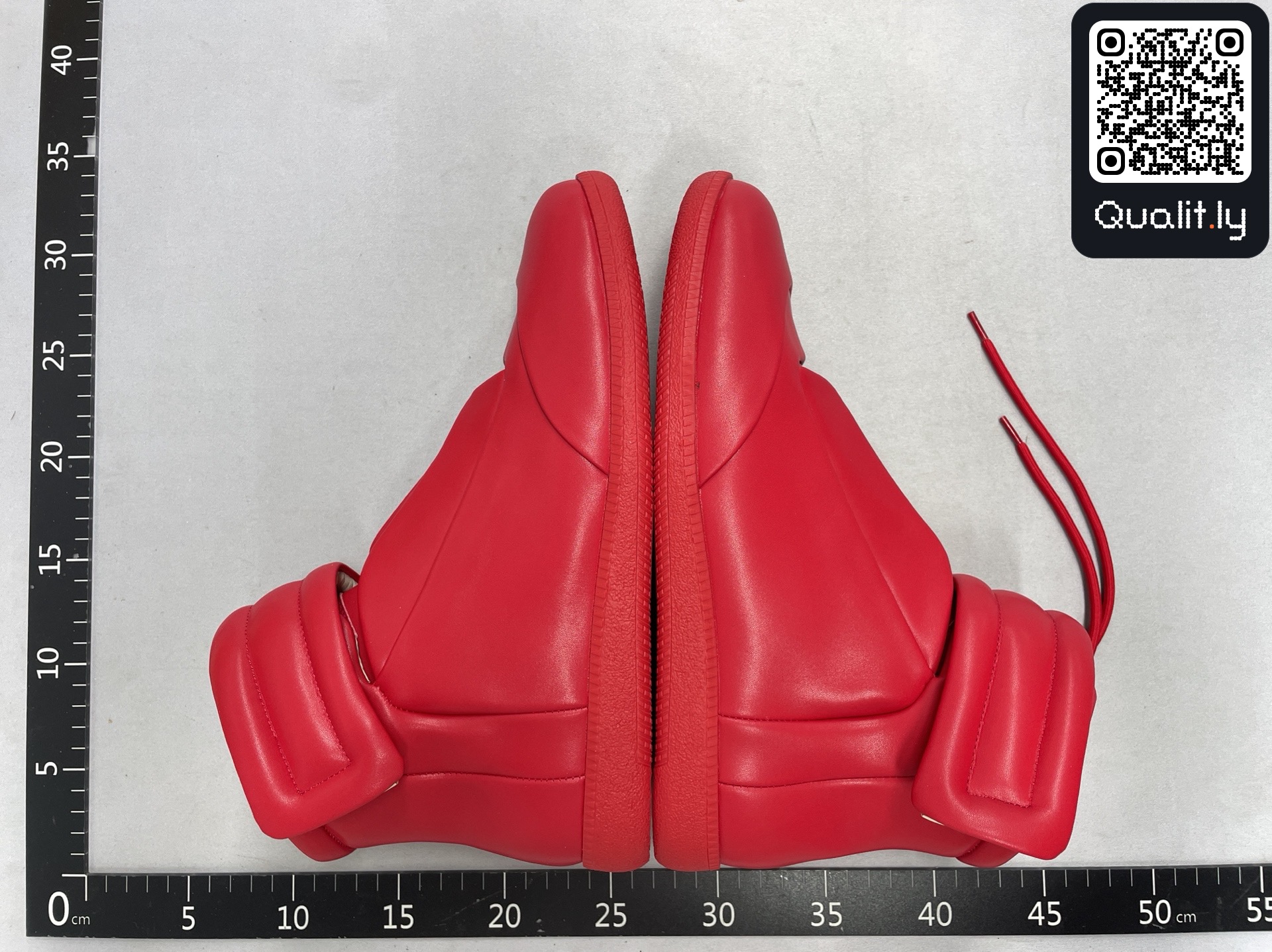 Sneakers — foto QC 3 di 22