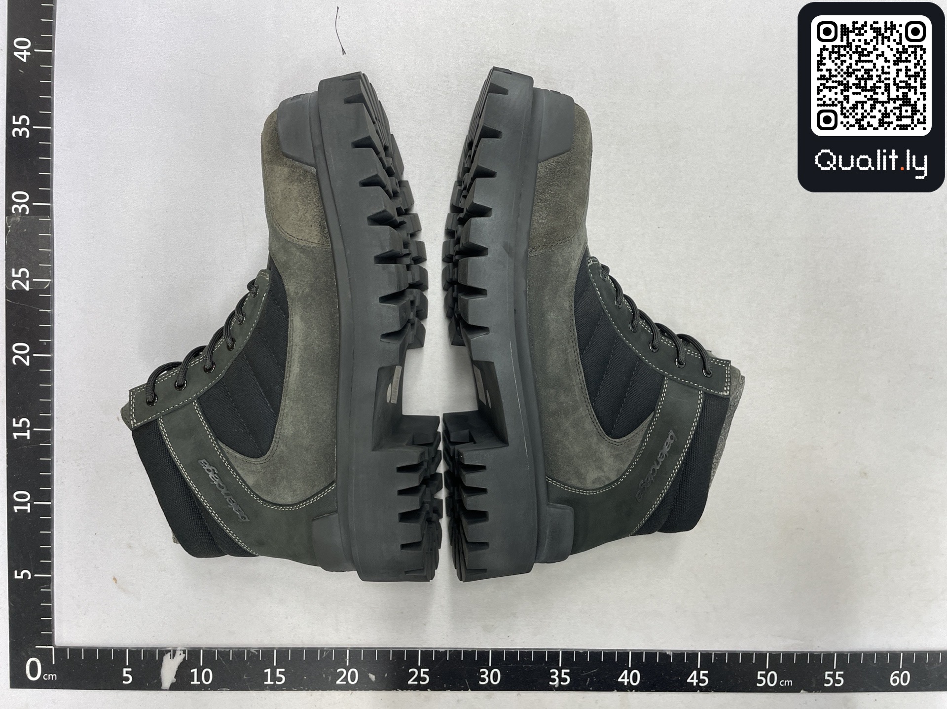 Boots QC photo 3 of 33