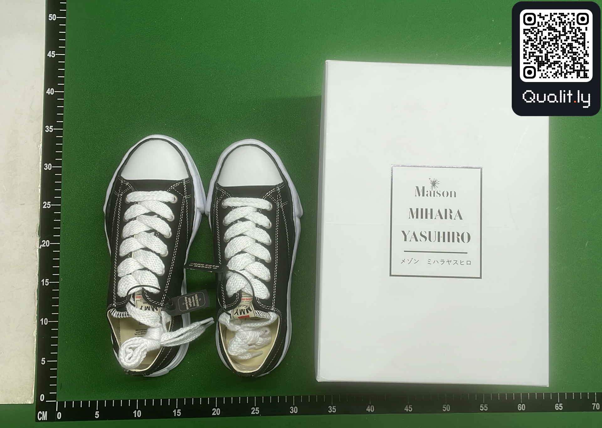Sneakers QC photo 1 of 146