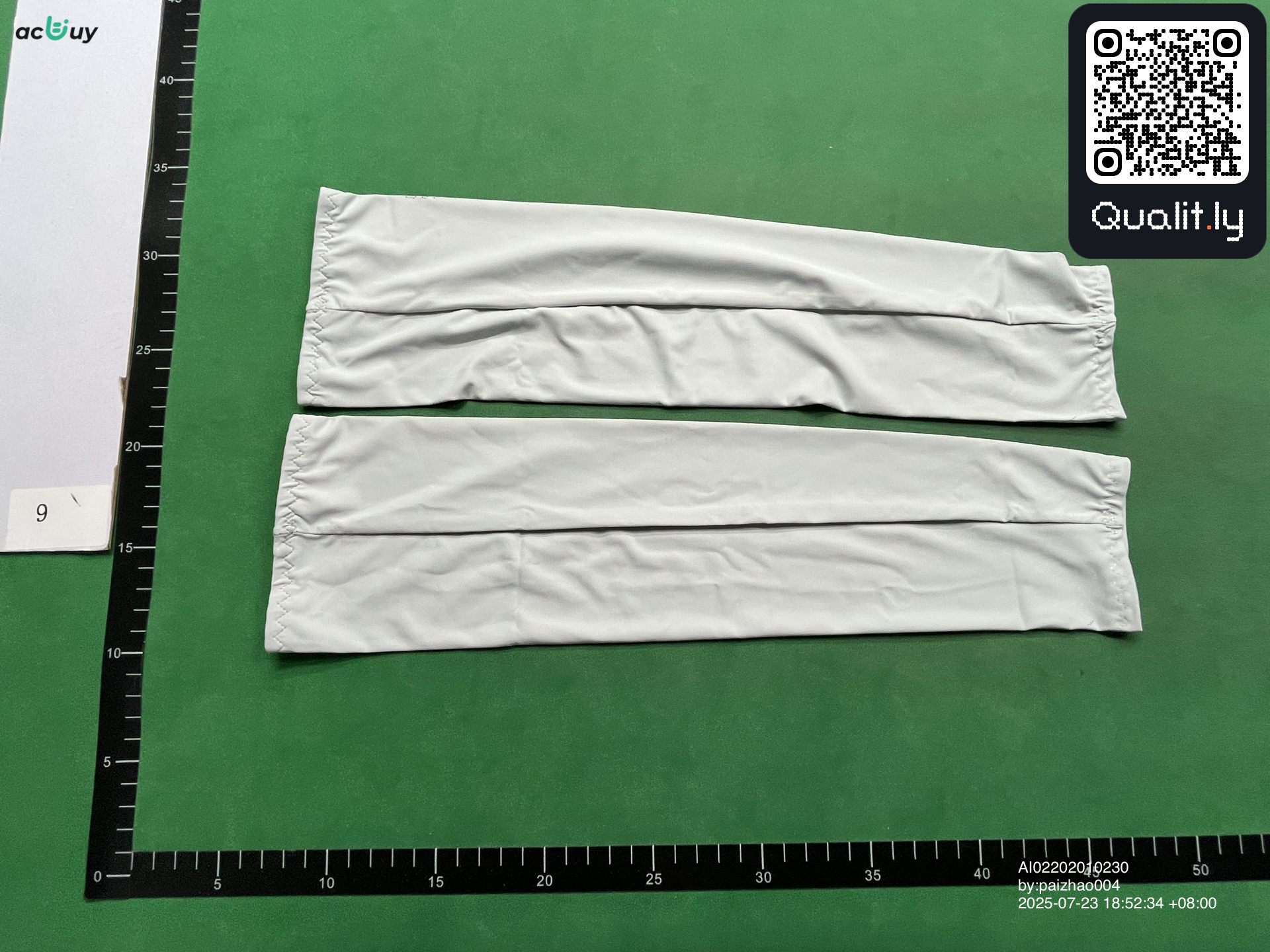 Foto QC 2 de 3