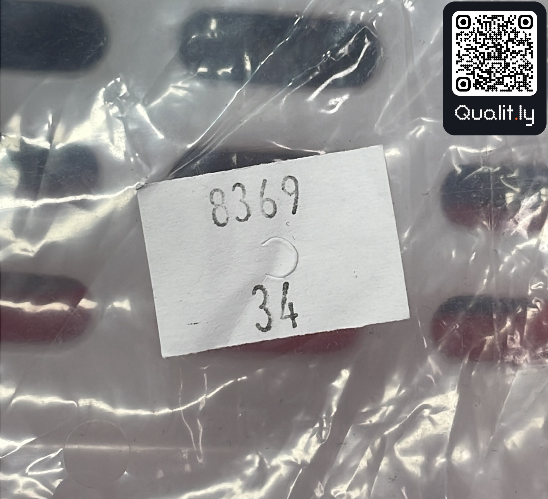 Jeansy — zdjęcie QC 1 z 573