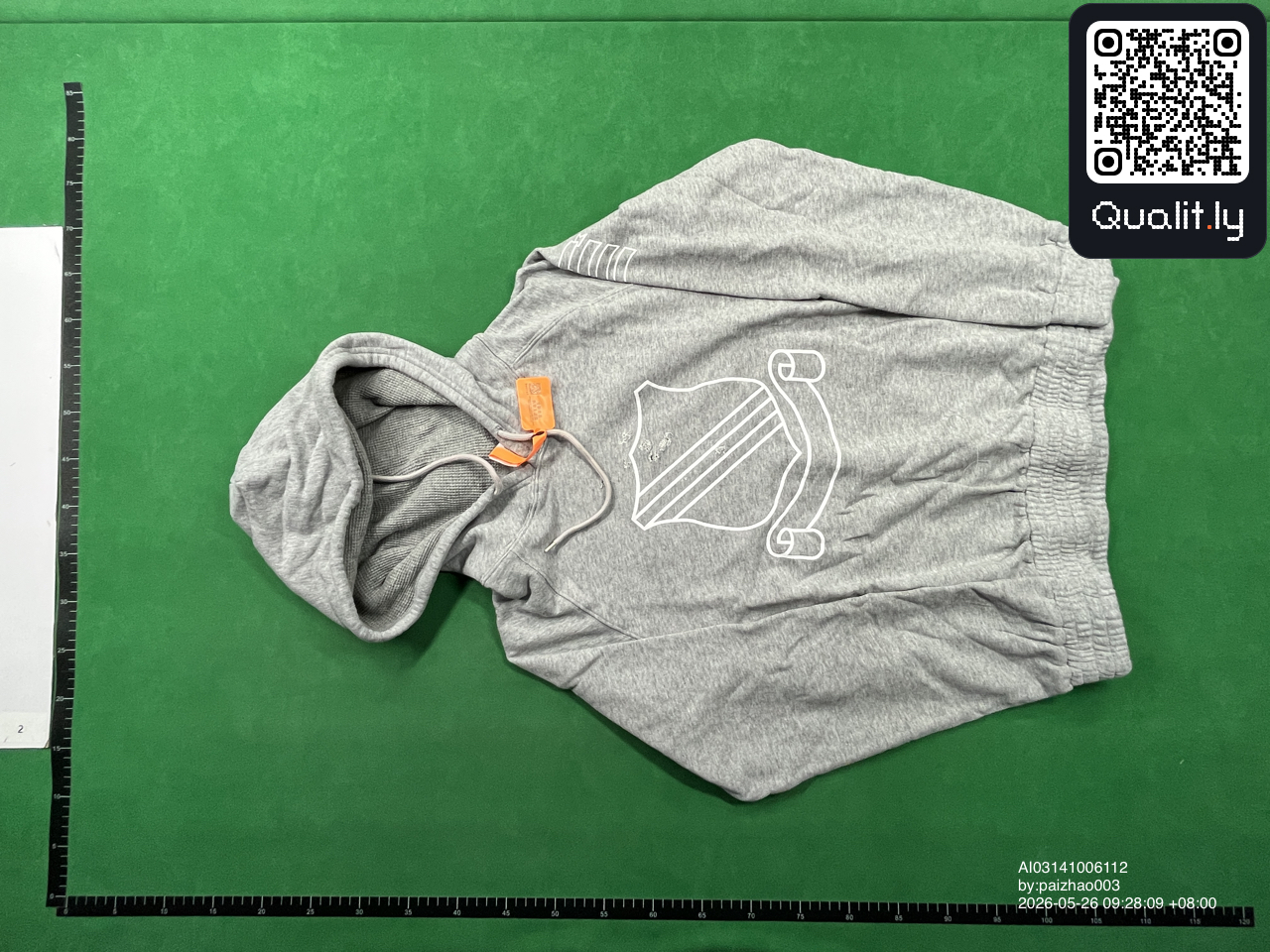 Hoodie — QC-Foto 3 von 10