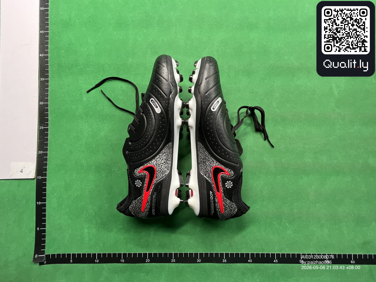 Sneakers QC photo 3 of 6