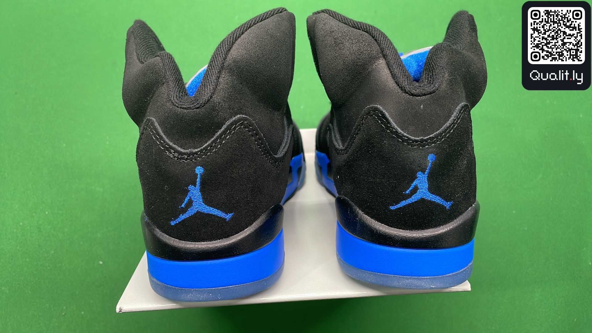 Sneakers — foto QC 3 di 18