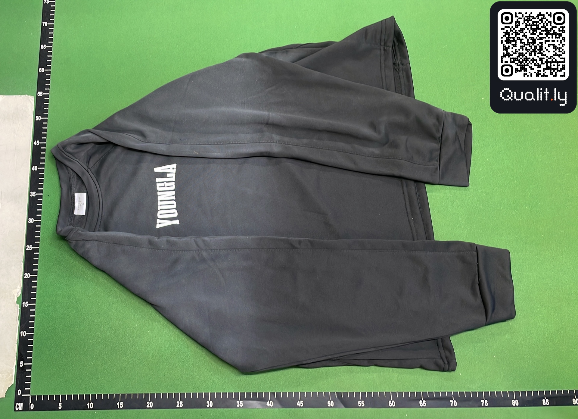 Hoodie — QC-foto 2 av 4