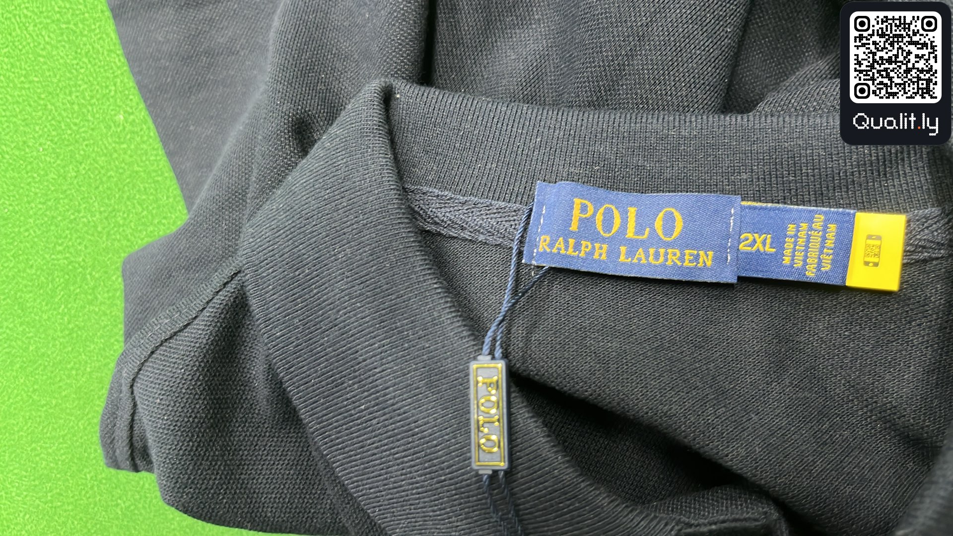 Skjorta — QC-foto 1 av 672