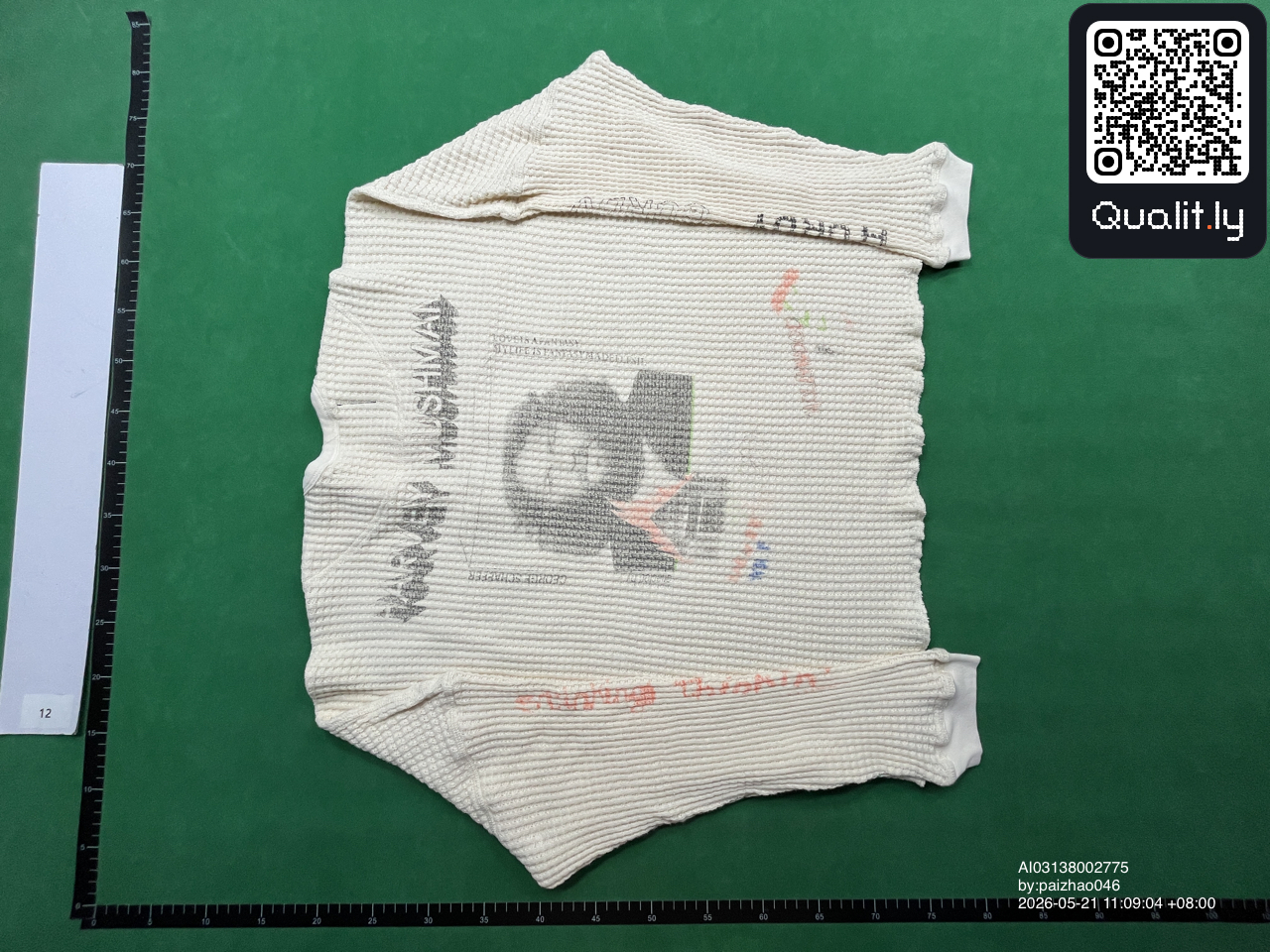 Sweatshirt — foto QC 1 de 18