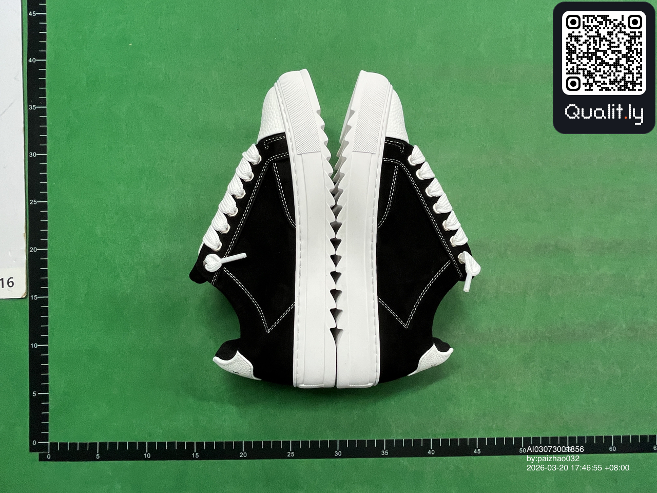 Sneakers QC photo 3 of 6
