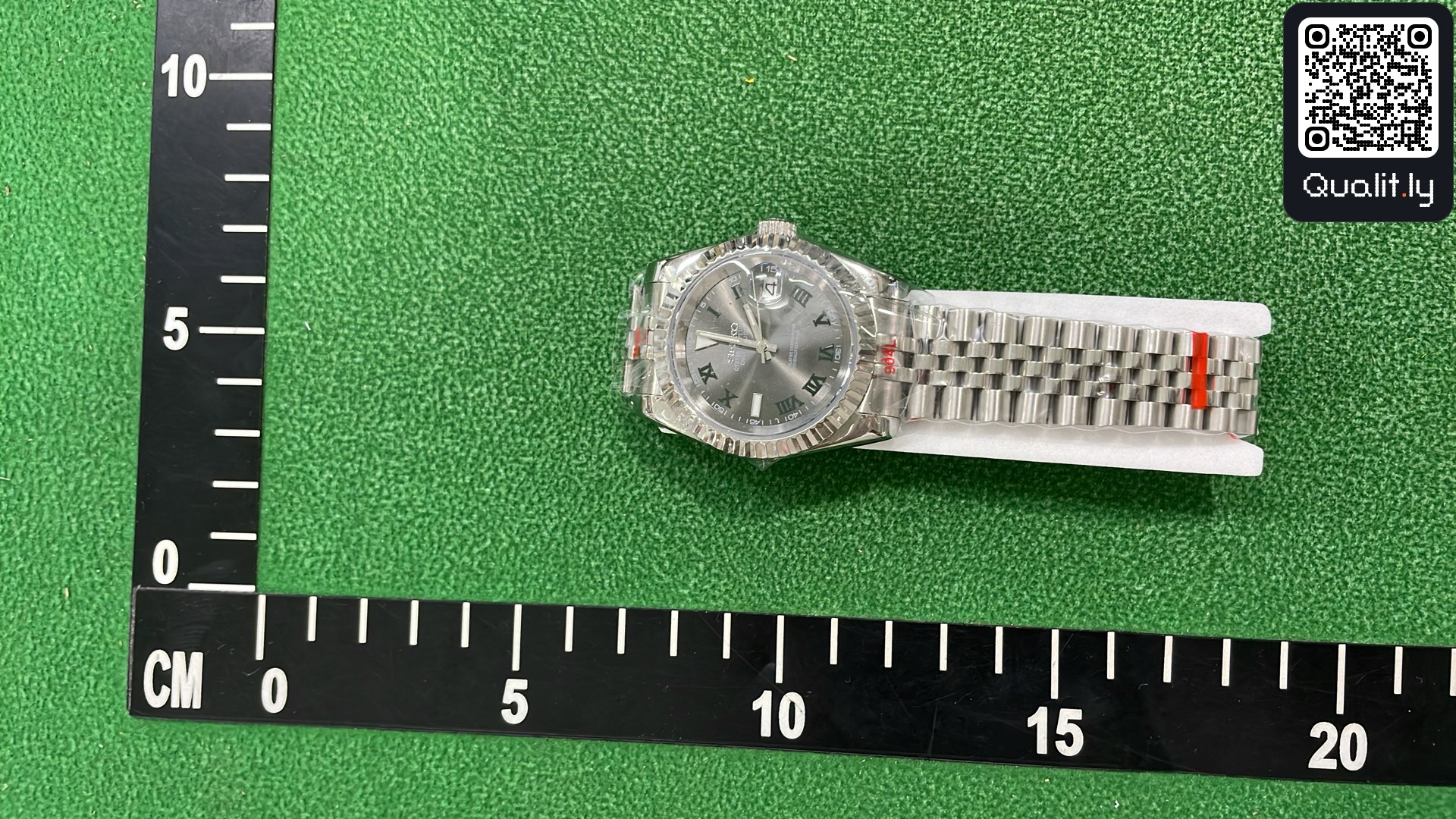 Foto QC 1 di 9