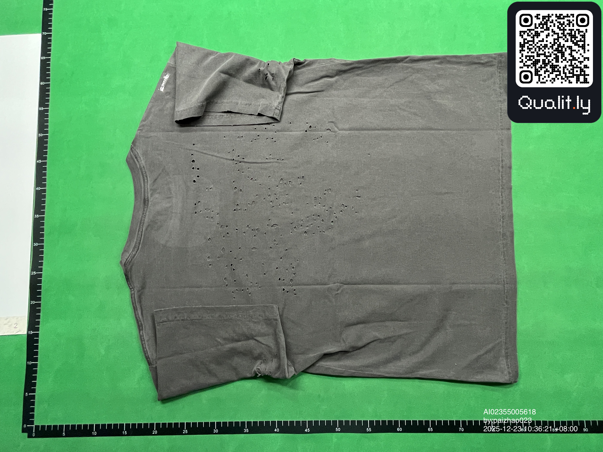 Camiseta — foto QC 2 de 28