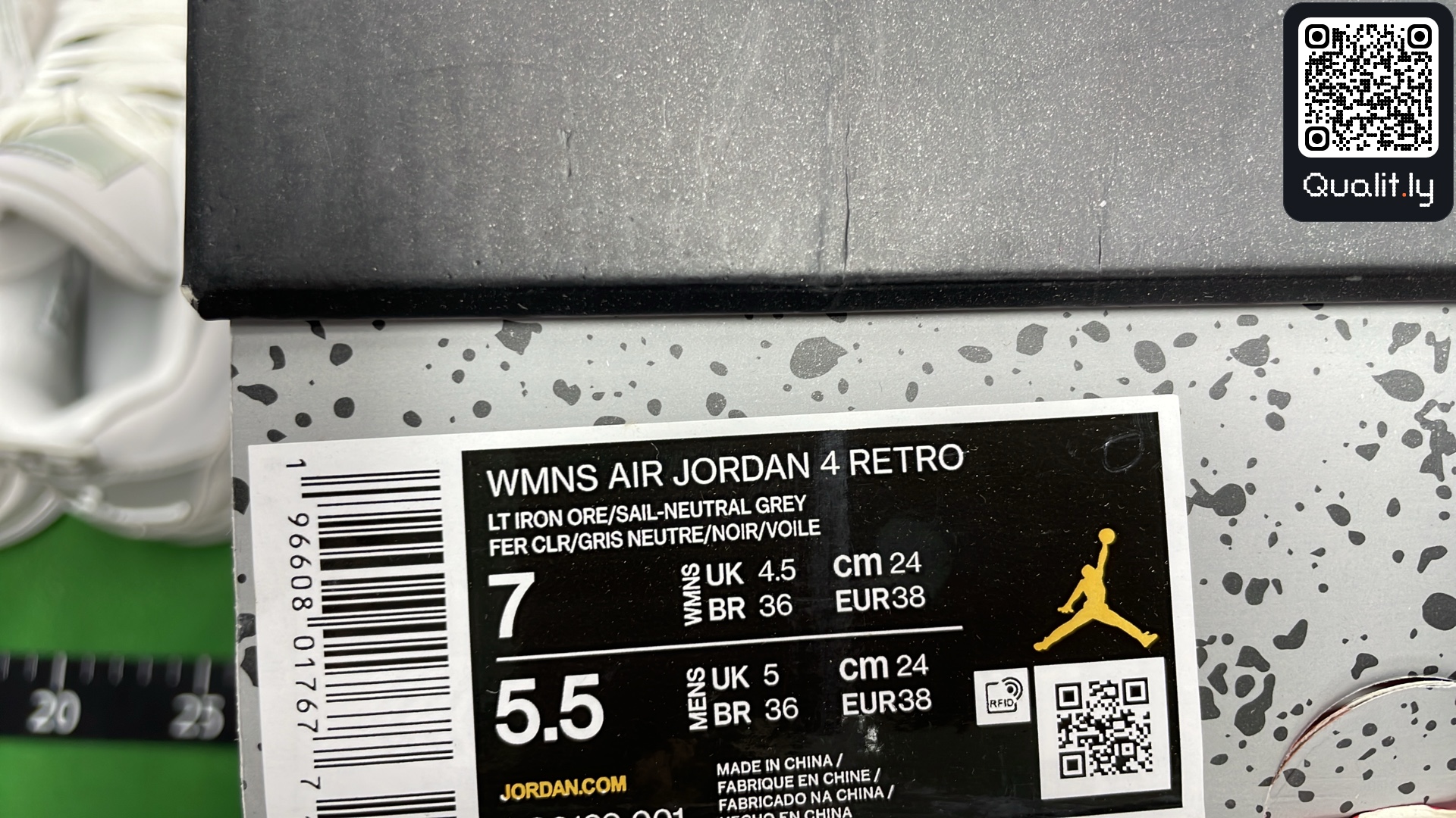 Sneakers QC photo 2 of 155