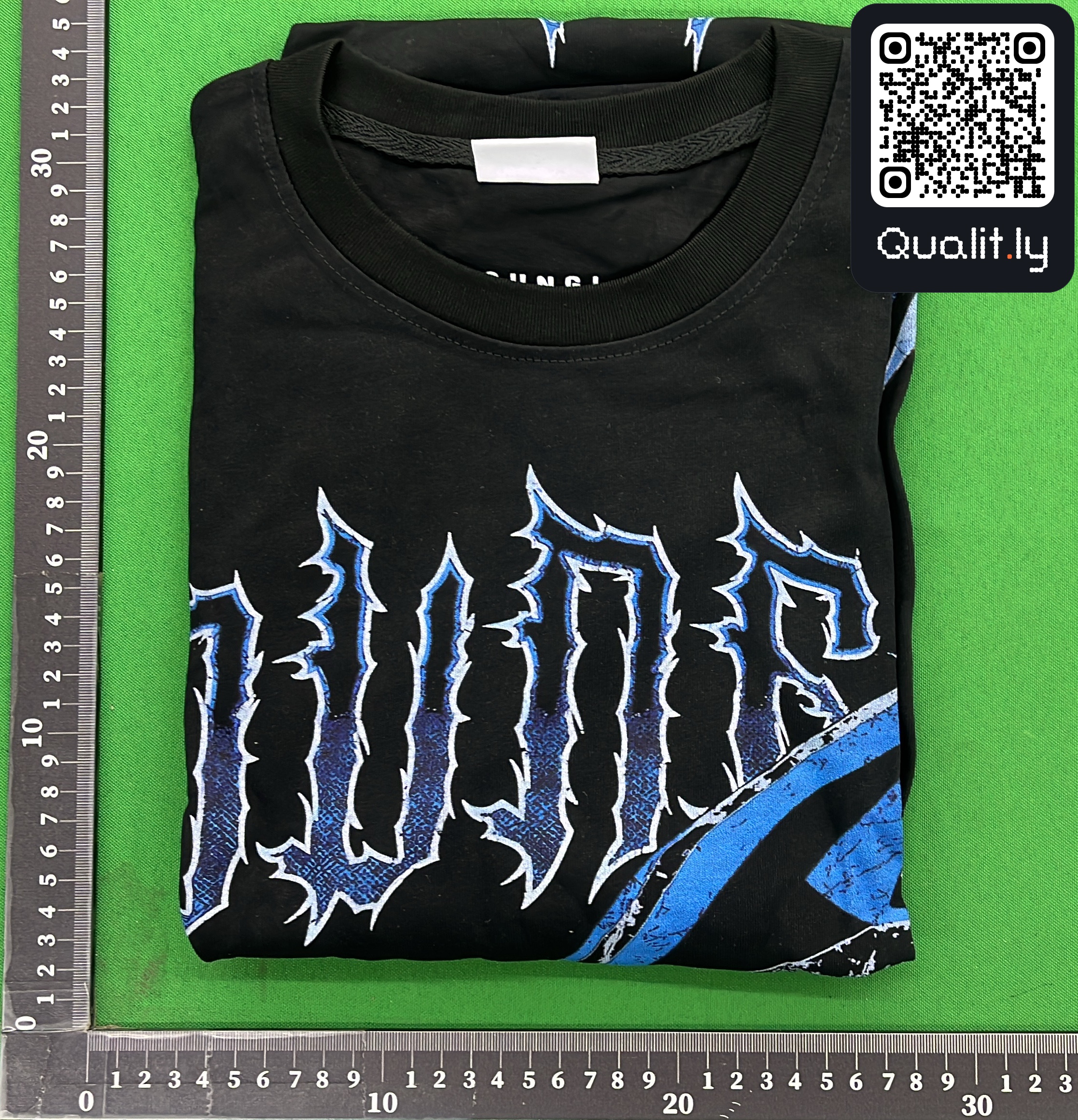 T-shirt — foto QC 1 di 16