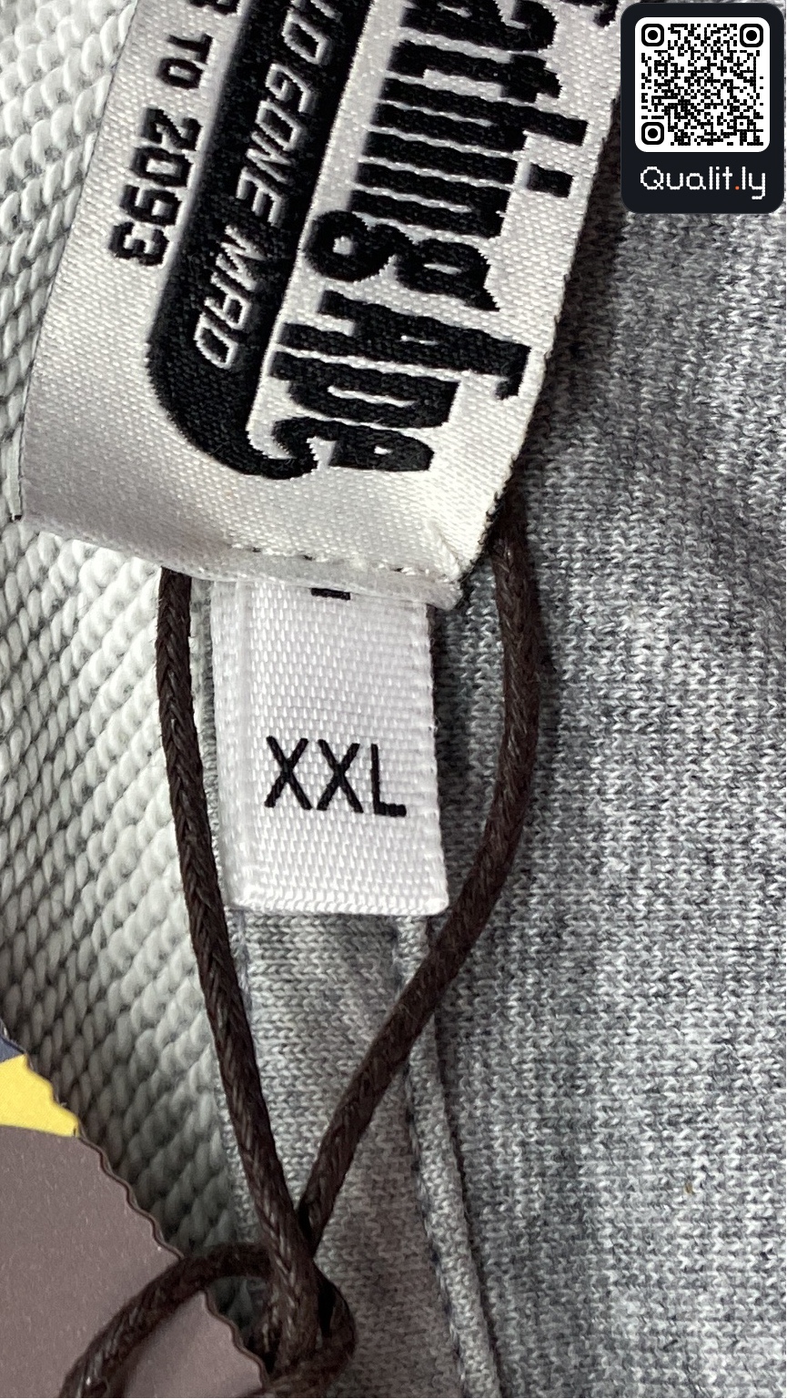 Sweat — photo QC 1 sur 12
