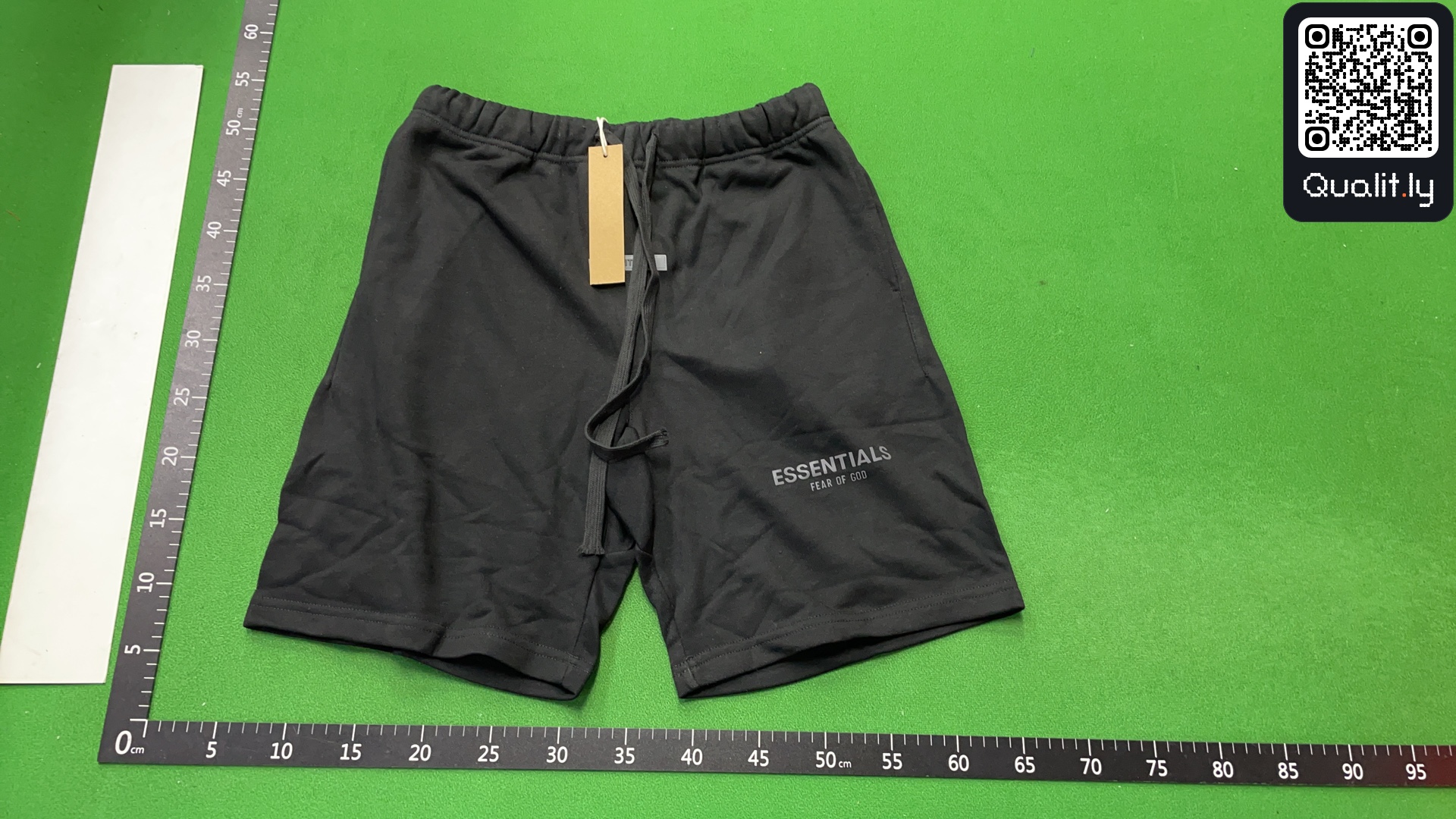 Shorts QC photo 2 of 136