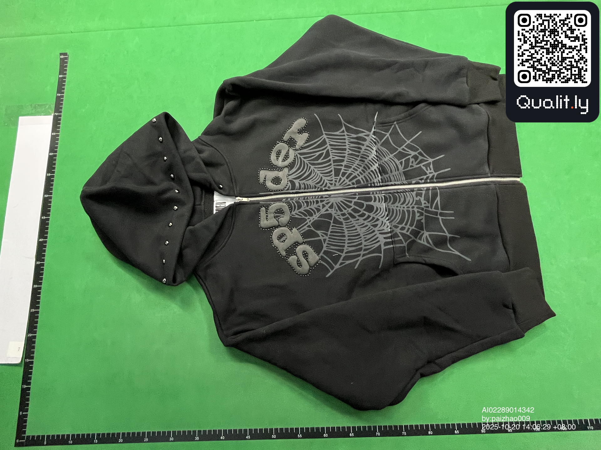 Hoodie — QC-foto 3 av 10