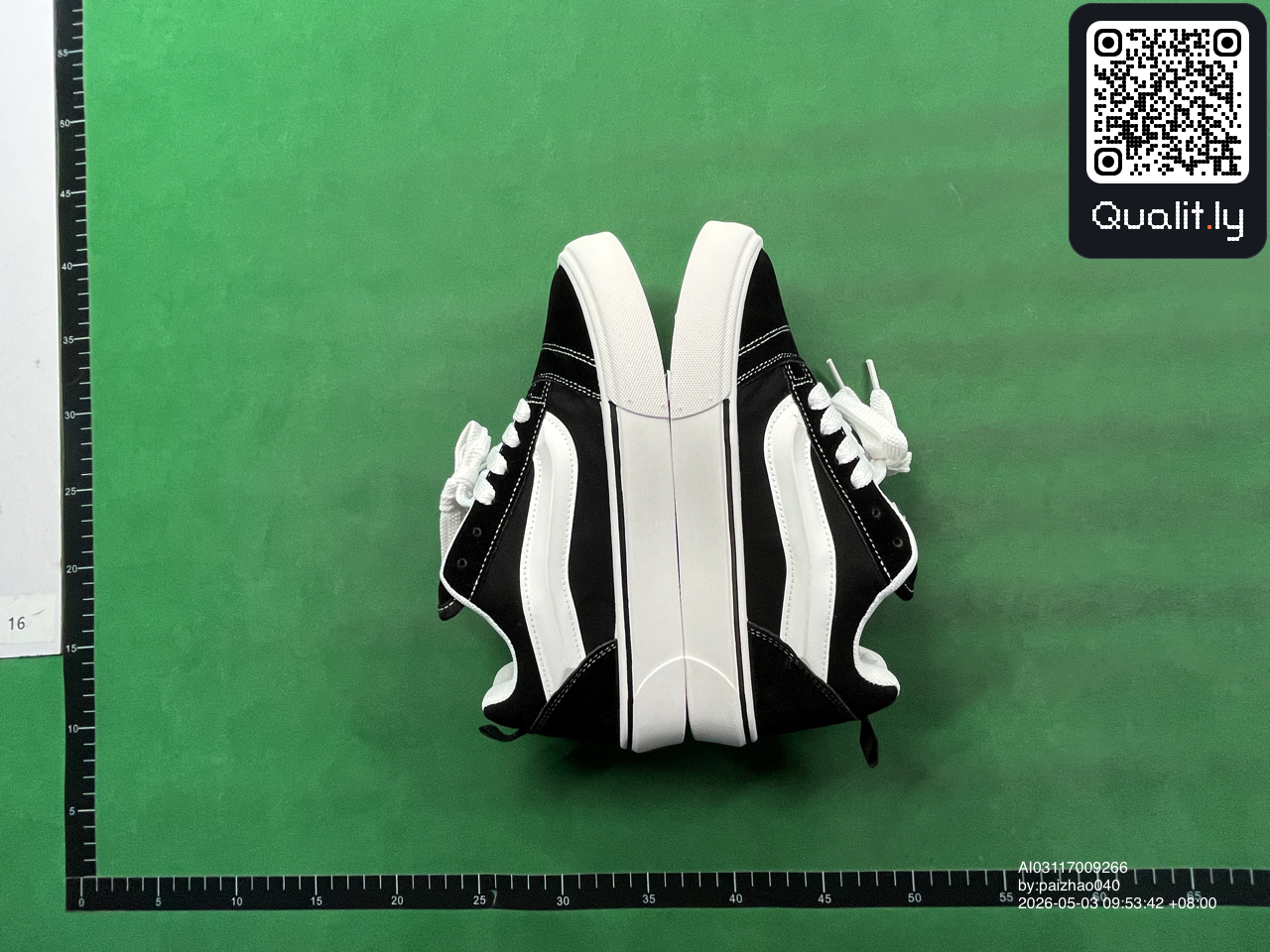 Sneakers QC photo 2 of 6