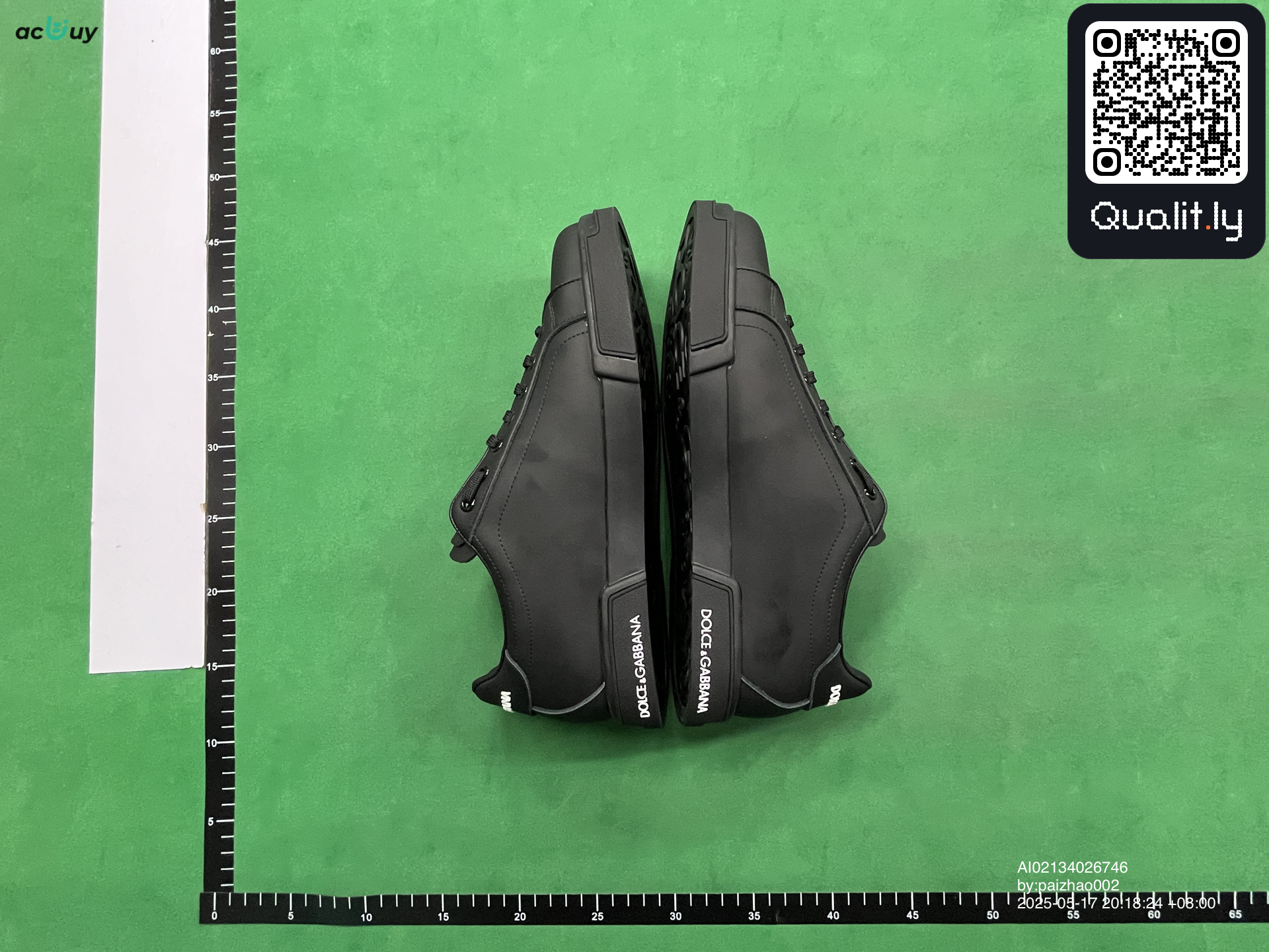 Sneakers — QC-foto 3 van 24