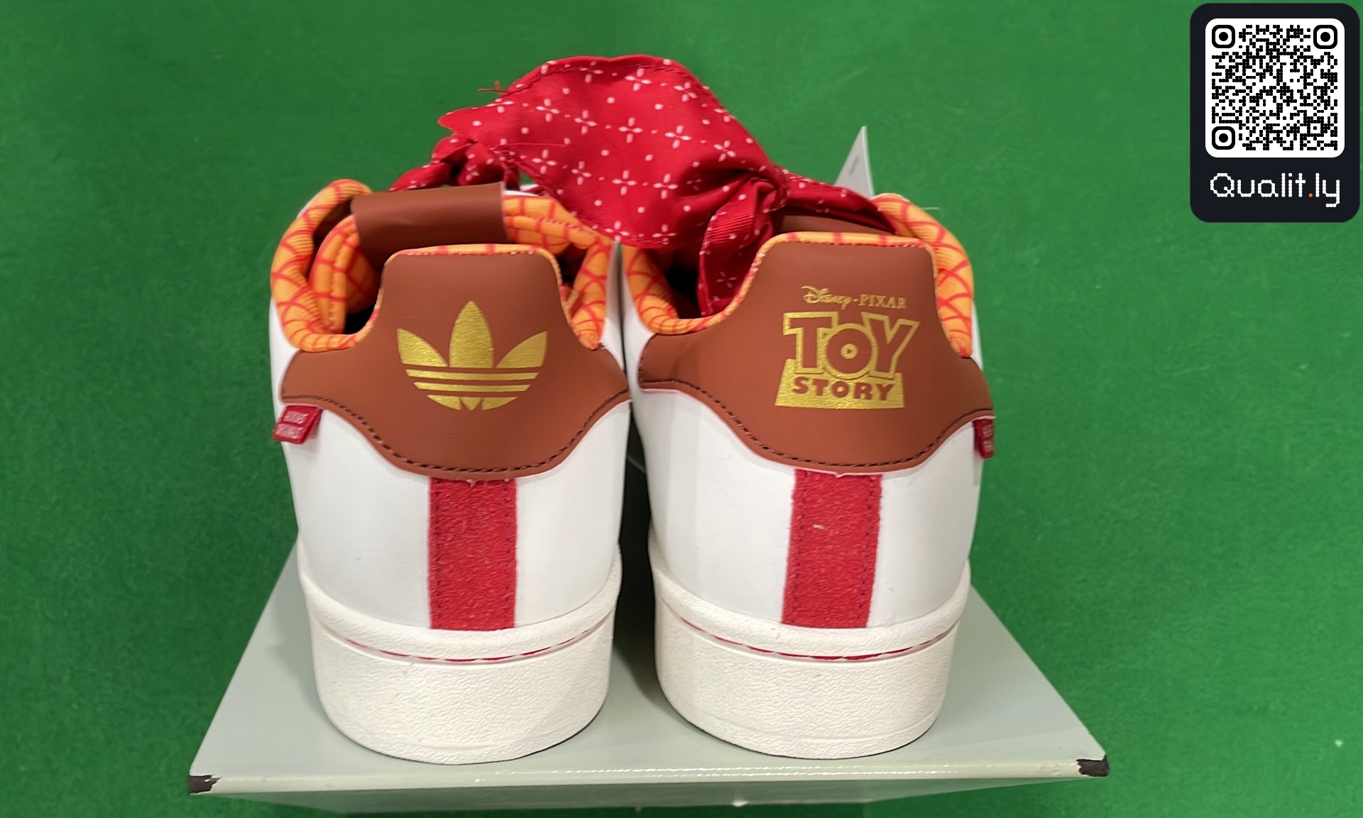 Sneaker — QC-Foto 3 von 6