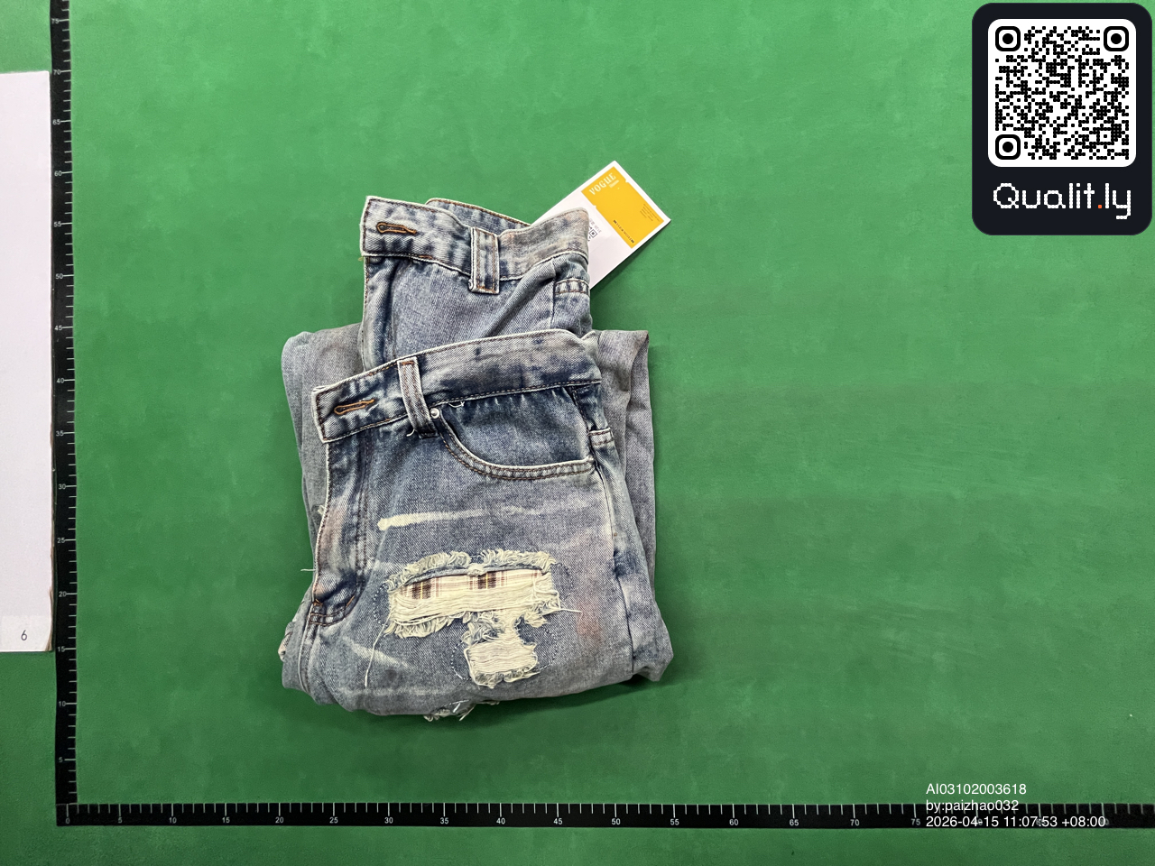 牛仔裤 QC 照片 1 / 4