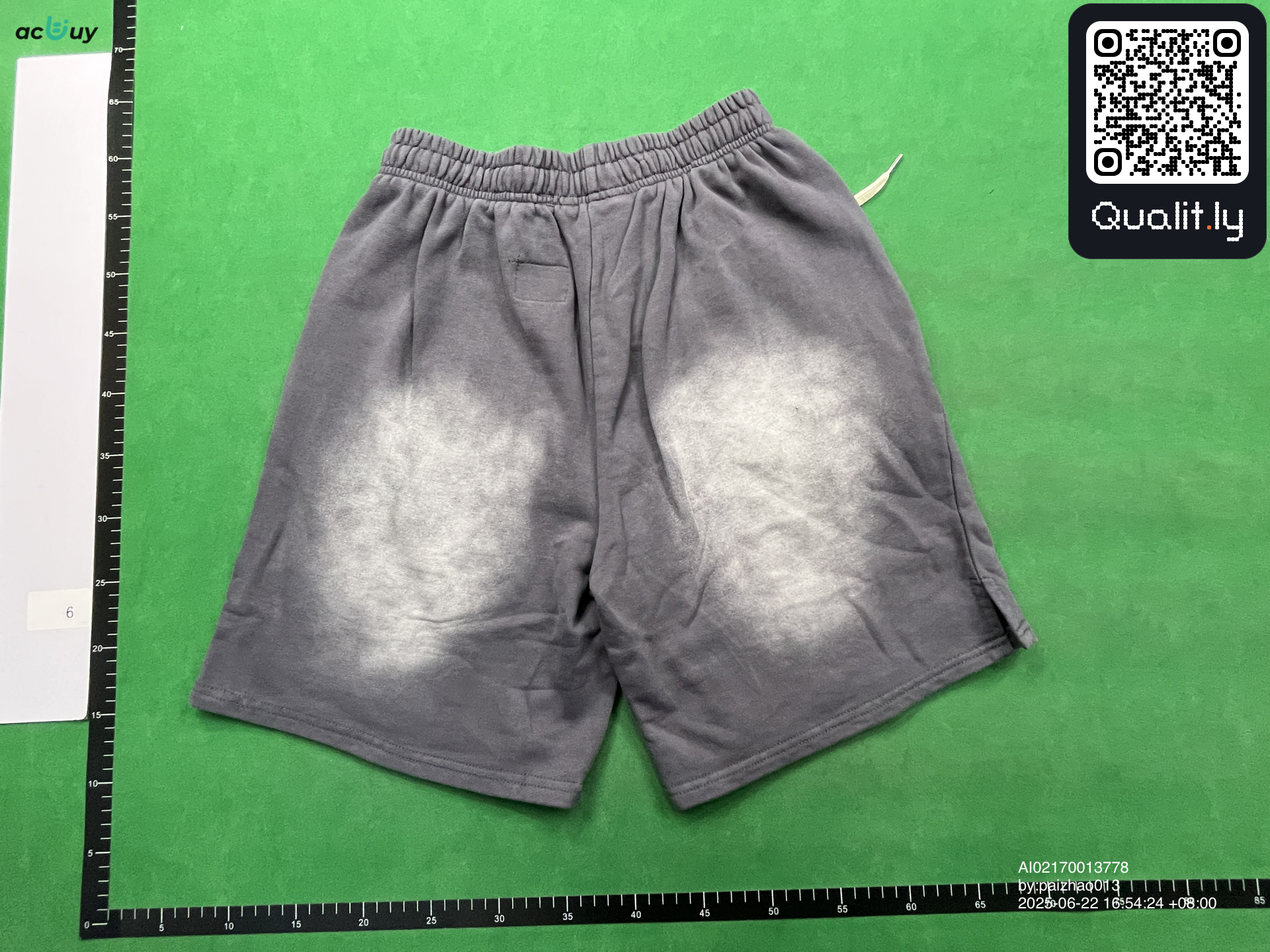 Shorts QC photo 2 of 8