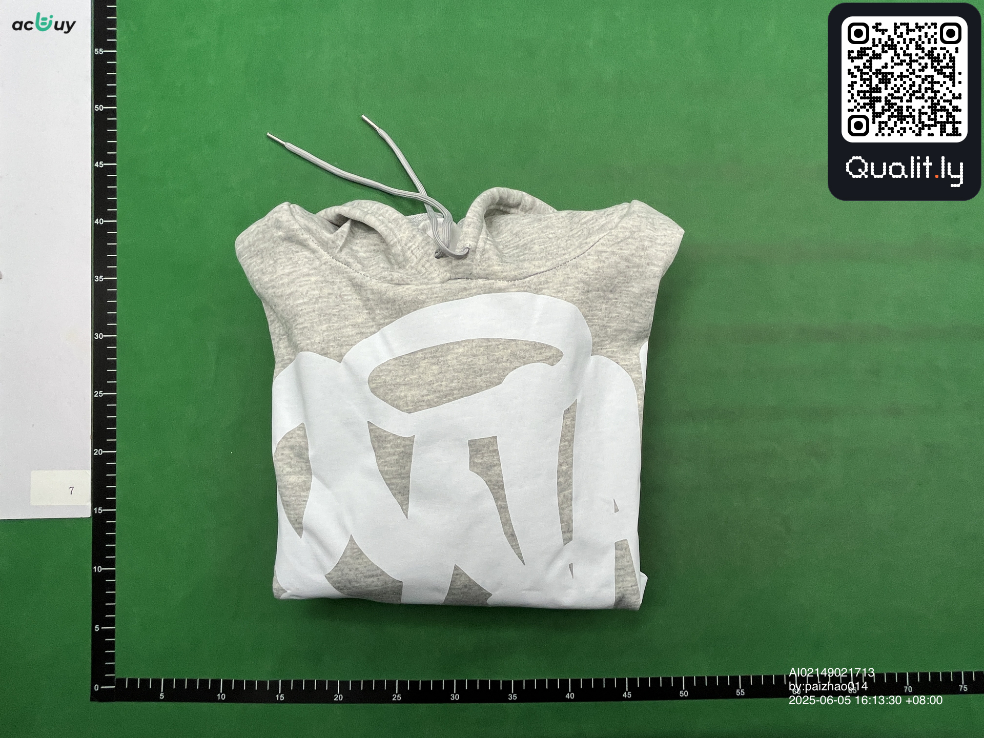 Sudadera con capucha — foto QC 1 de 4