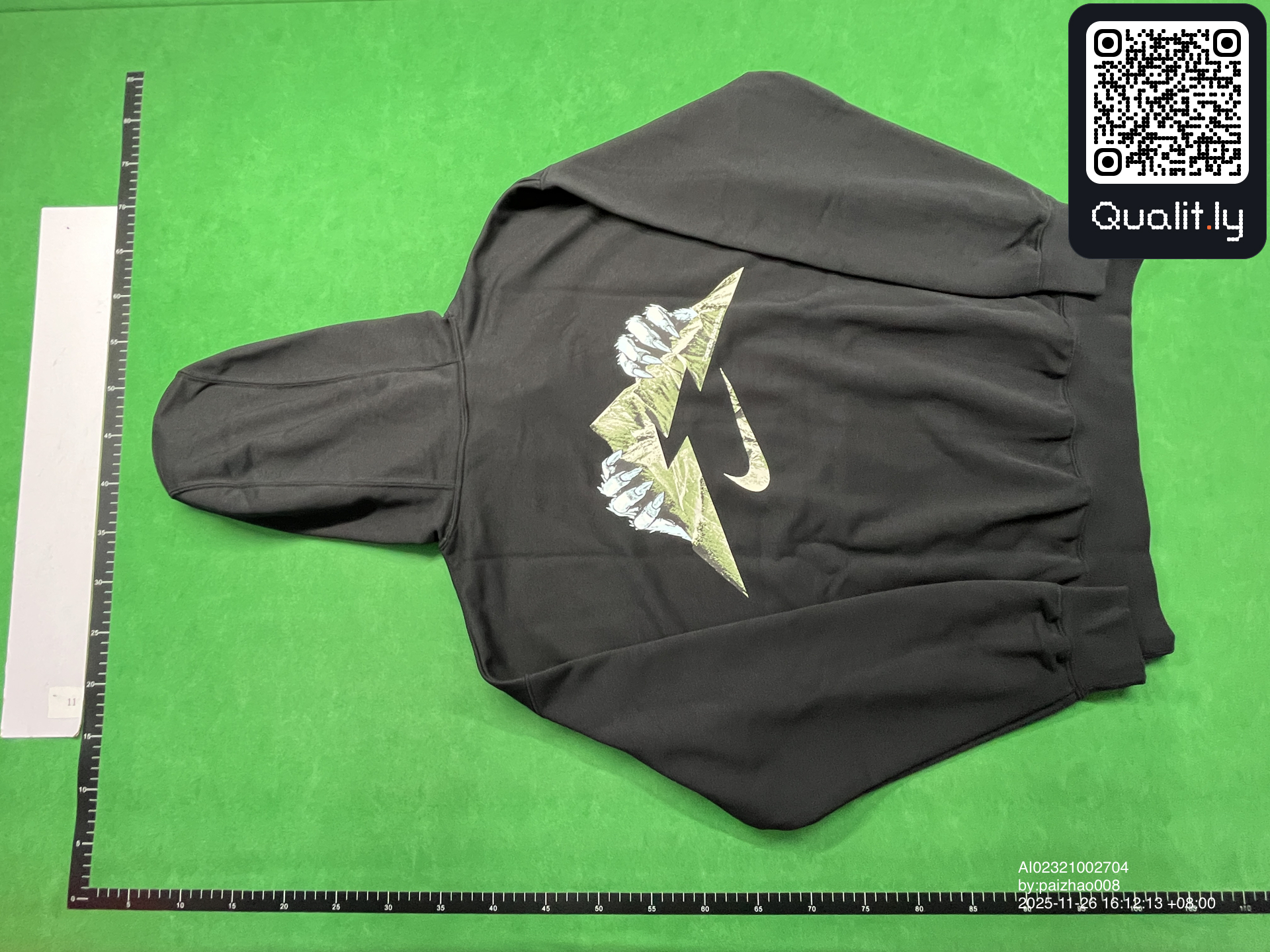 Hoodie QC photo 2 of 24