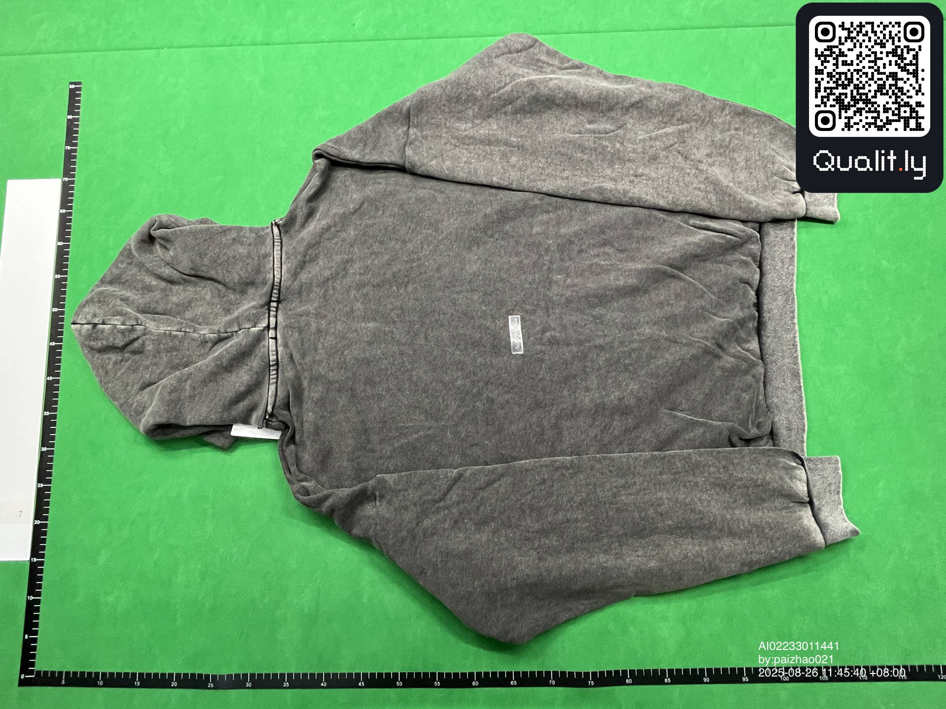 Hoodie QC photo 2 of 8