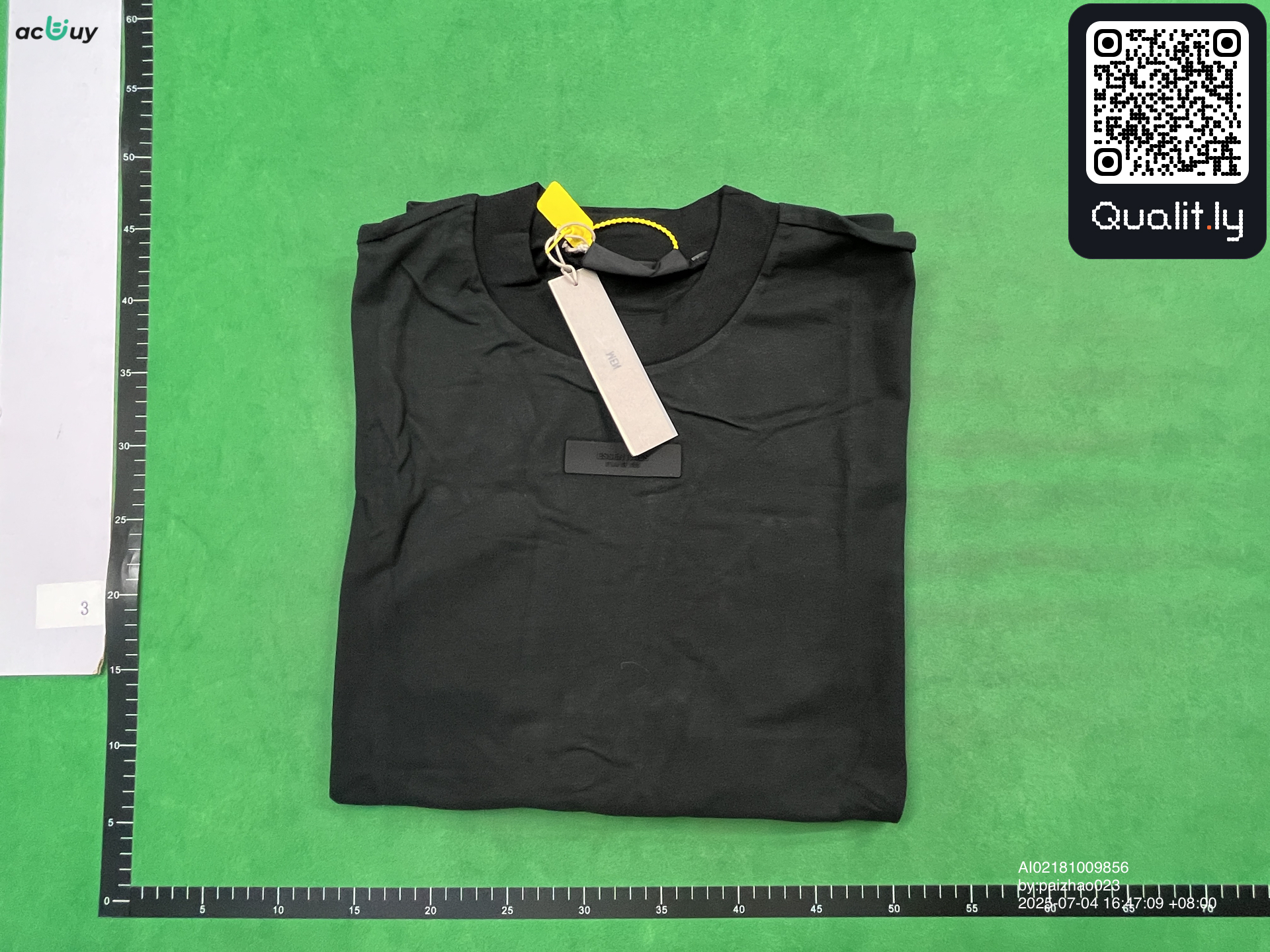 T-shirt QC photo 1 of 30