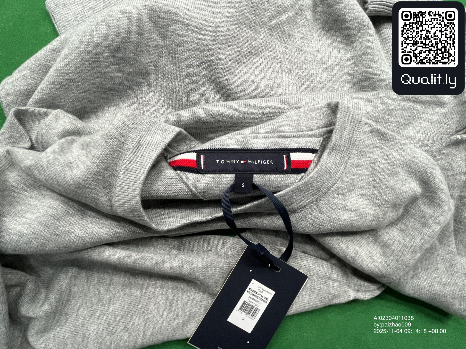 Sweater QC photo 2 of 34