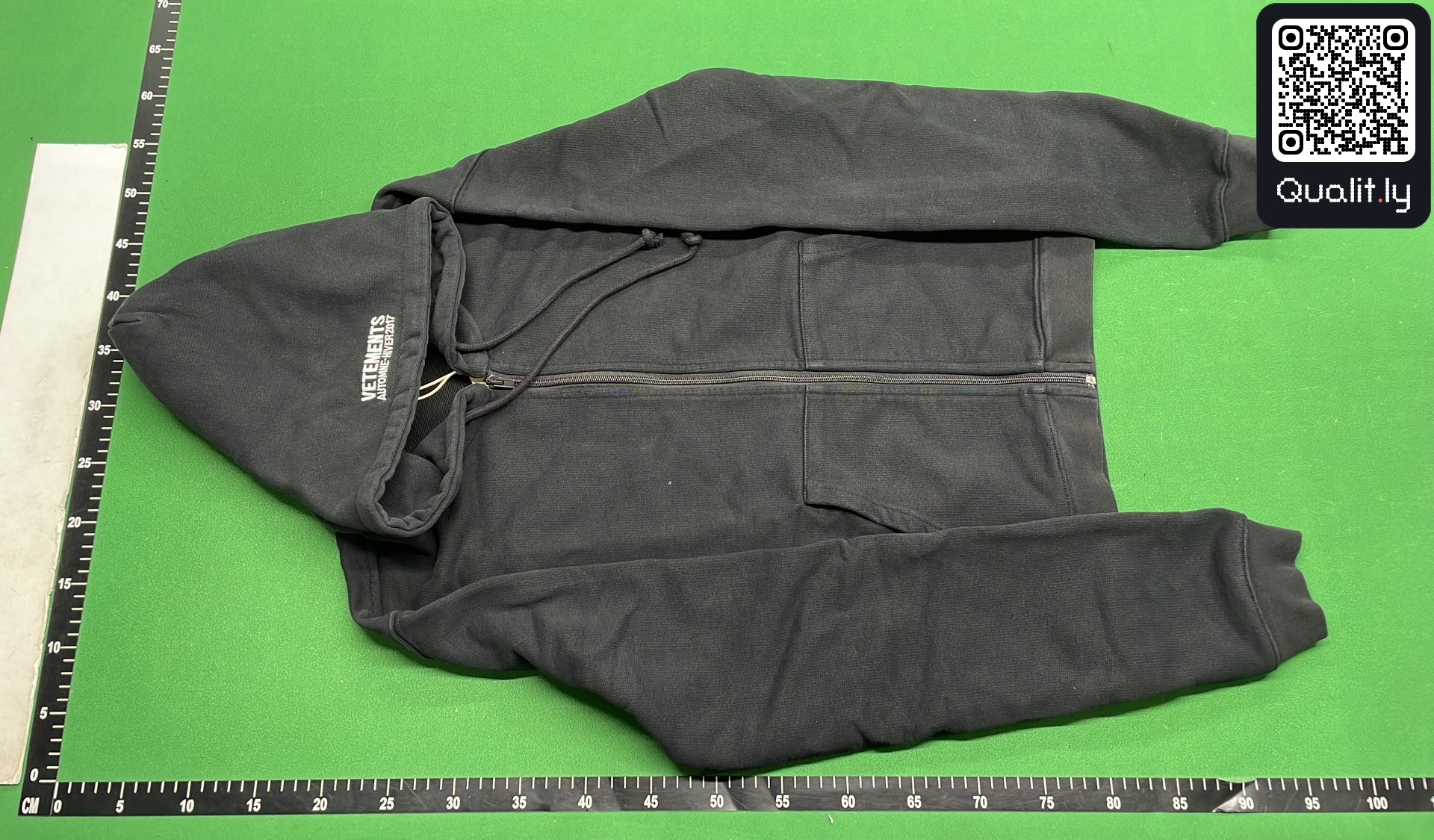 Sweatshirt QC photo 2 of 4