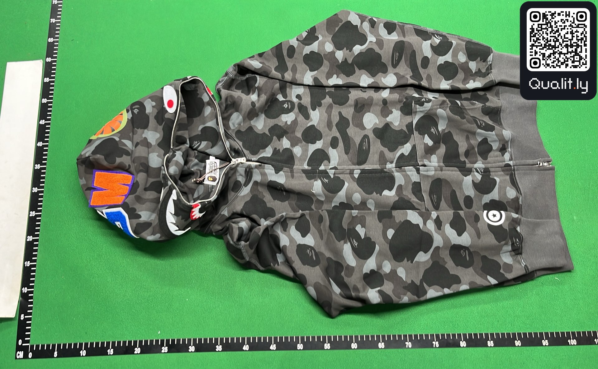 Hoodie QC photo 2 of 8